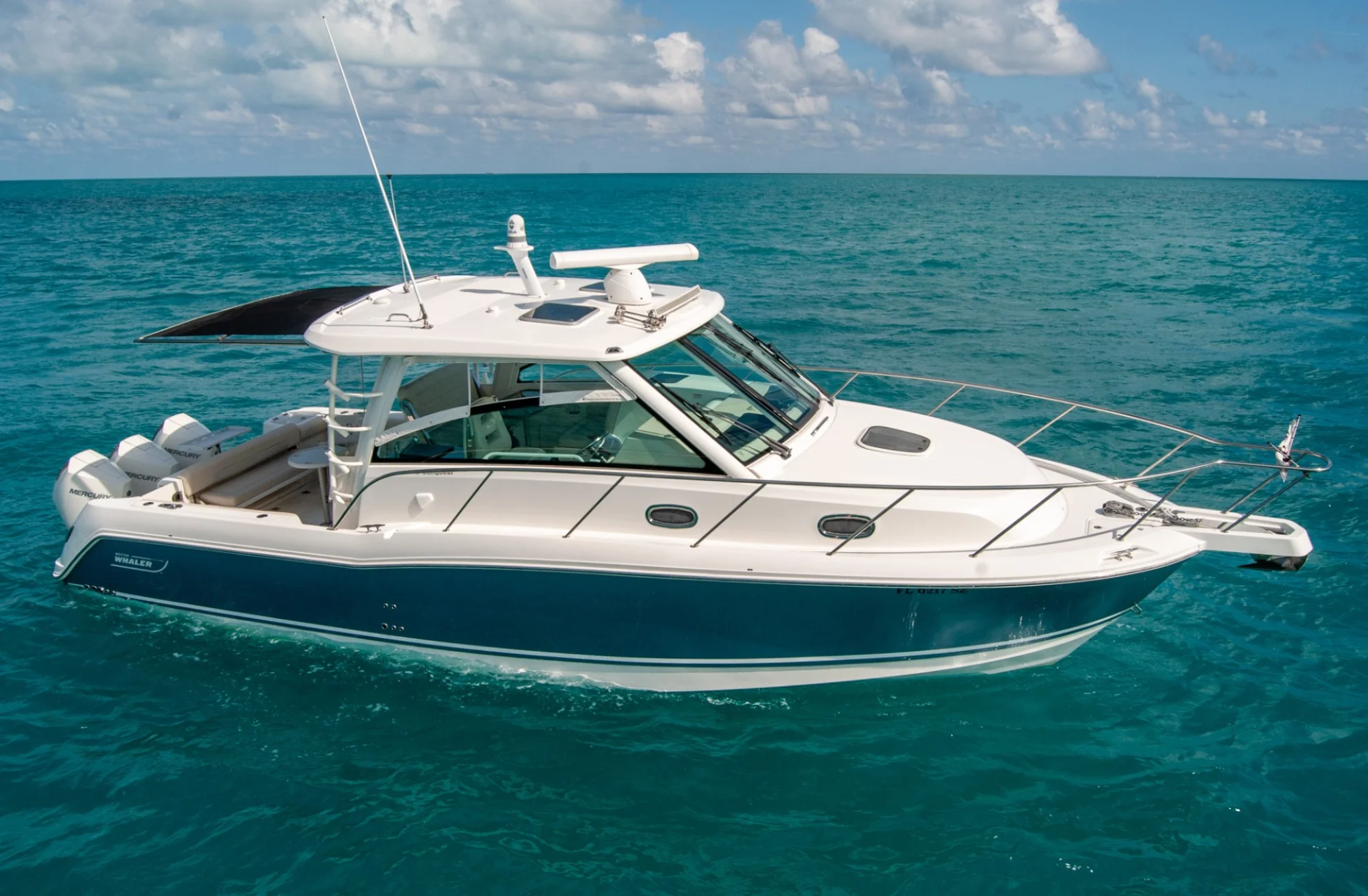 2021 Boston Whaler 345 Conquest - Image 3