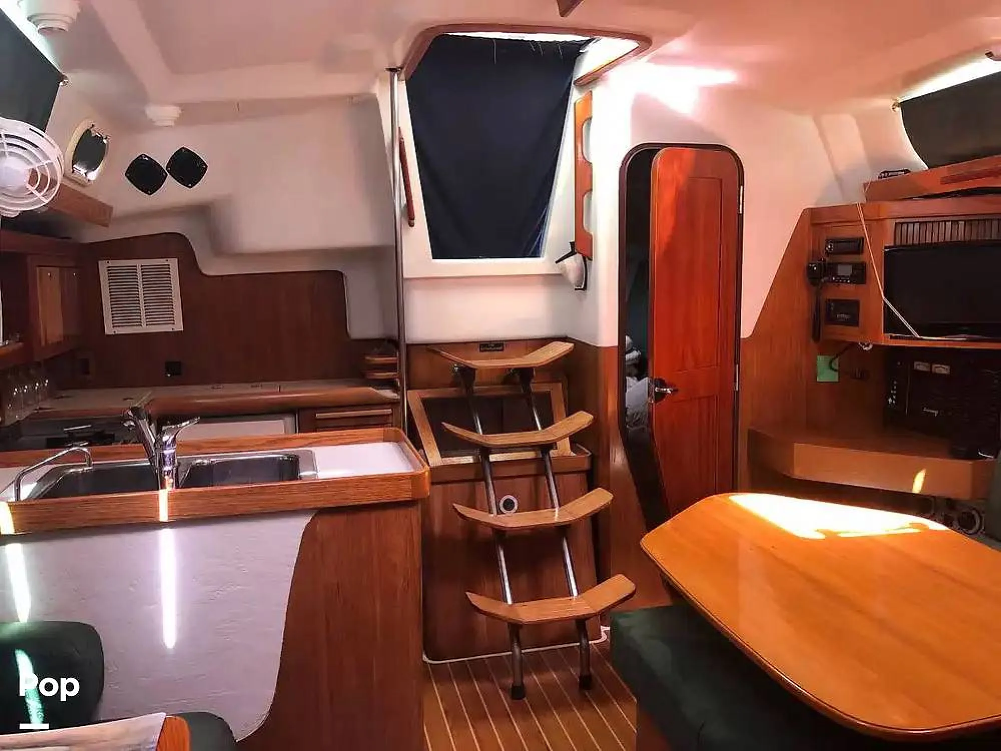 2003 Catalina 350 - Image 5