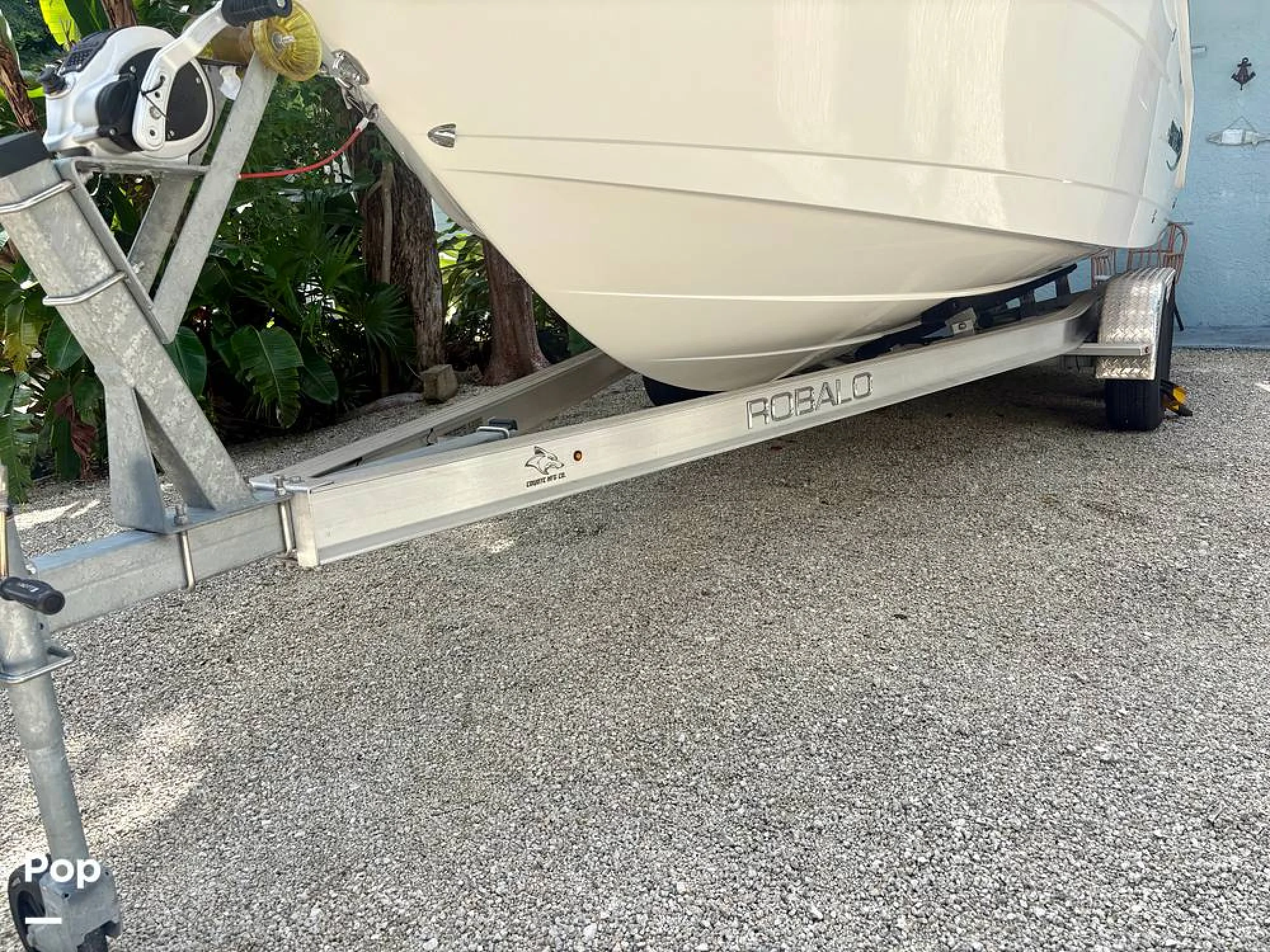 2021 Robalo R222 - Image 4