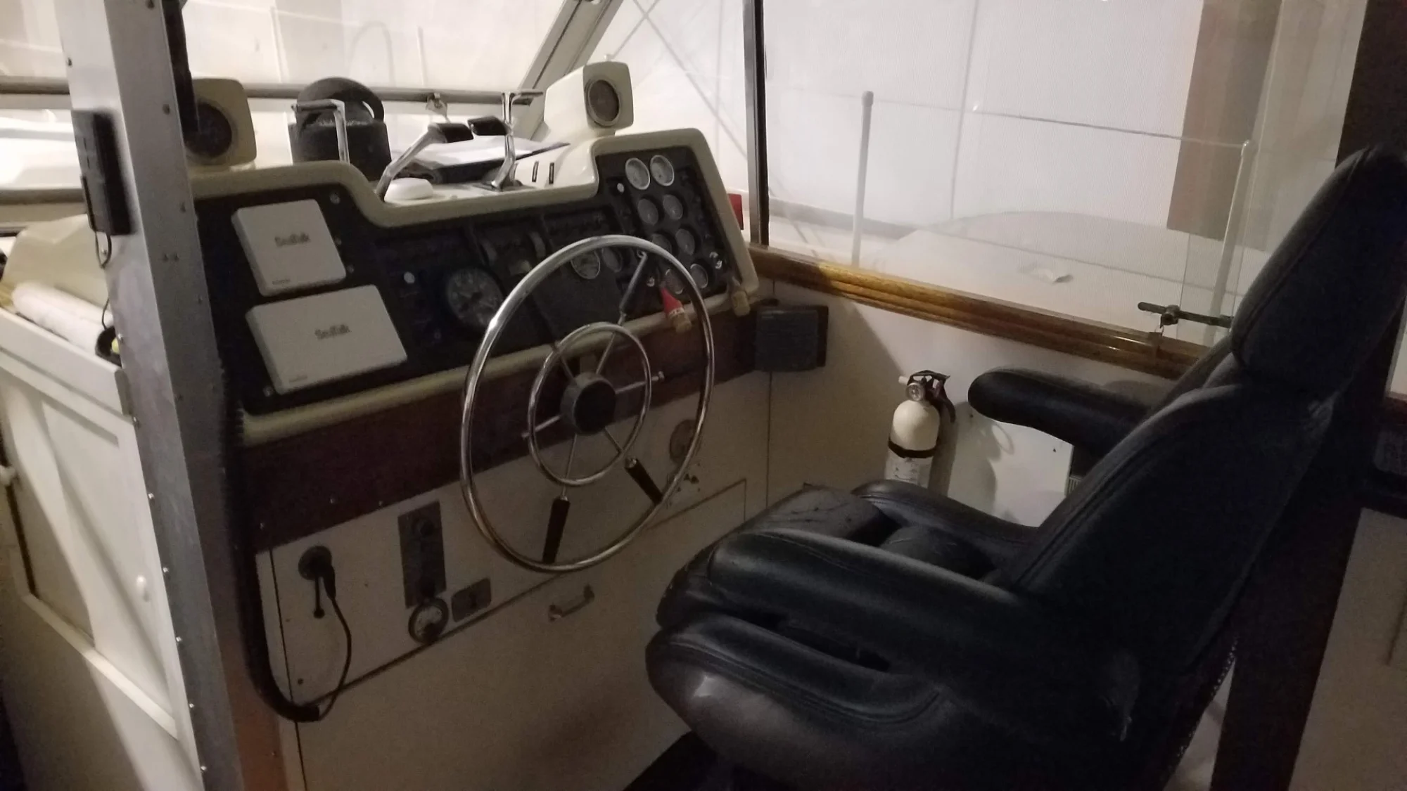 1970 42' Chris Craft Commander Sports Cruiser - Image 3