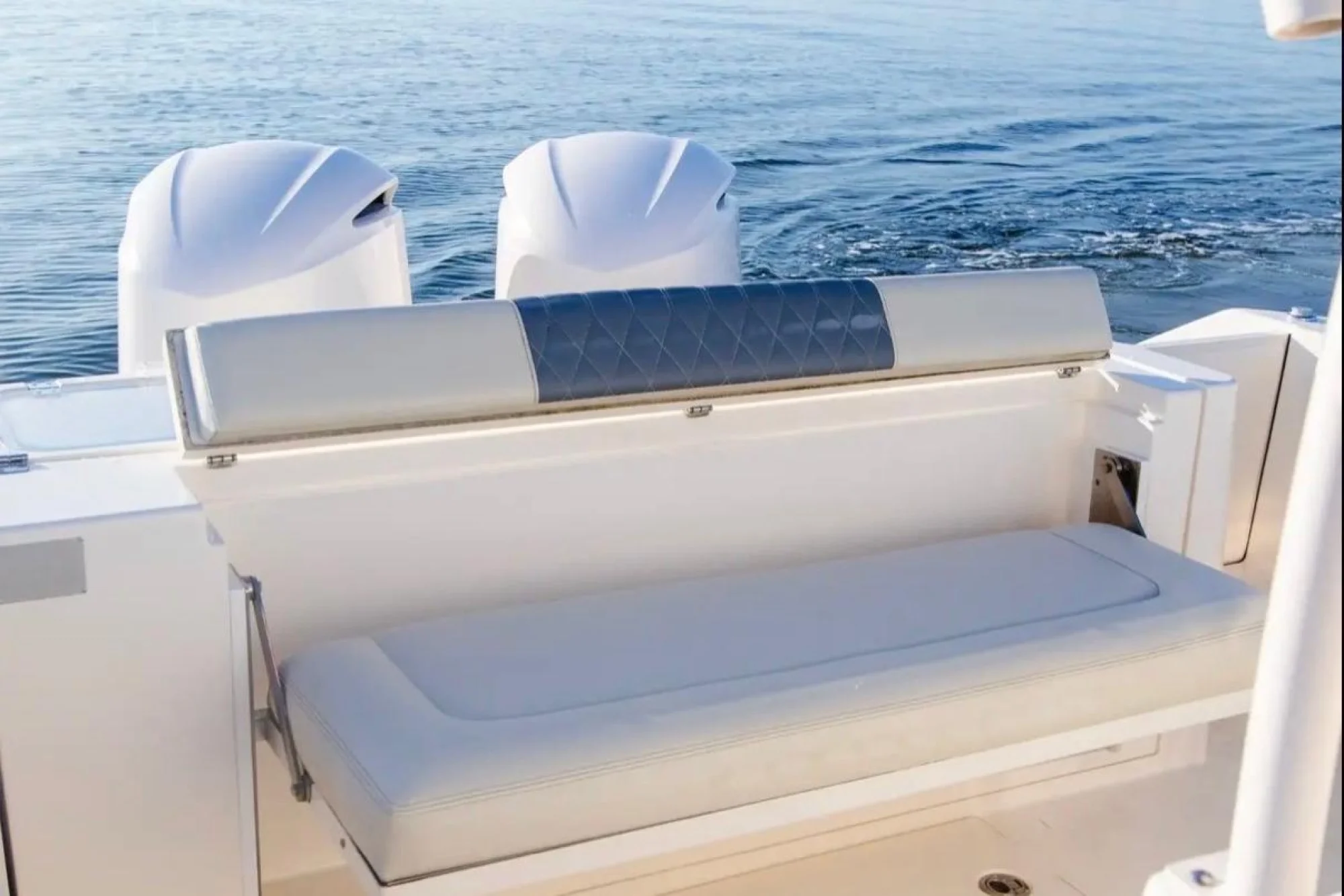 Cobia 320 Center Console - Image 5