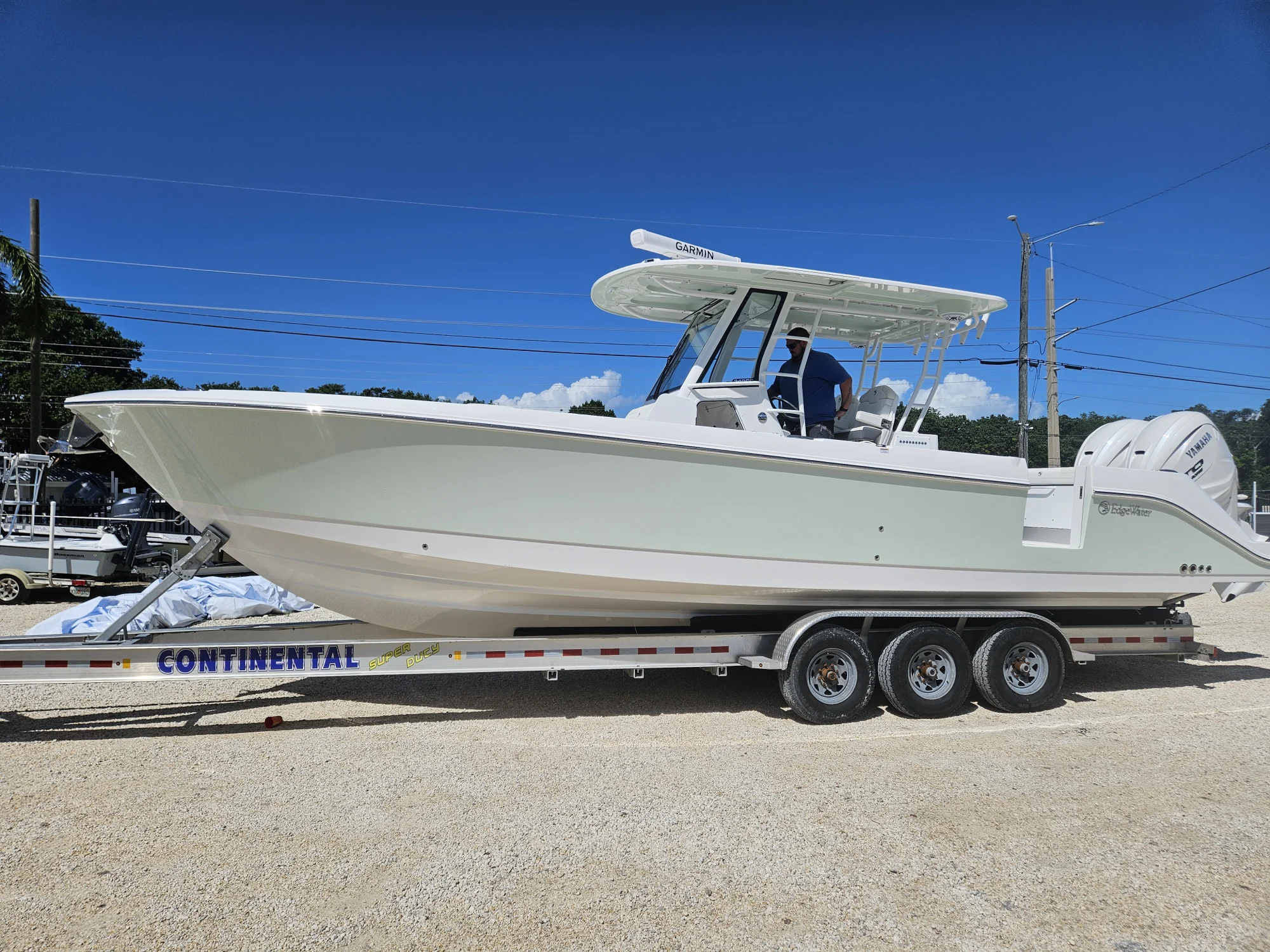 2025 EdgeWater 340CC - Image 3