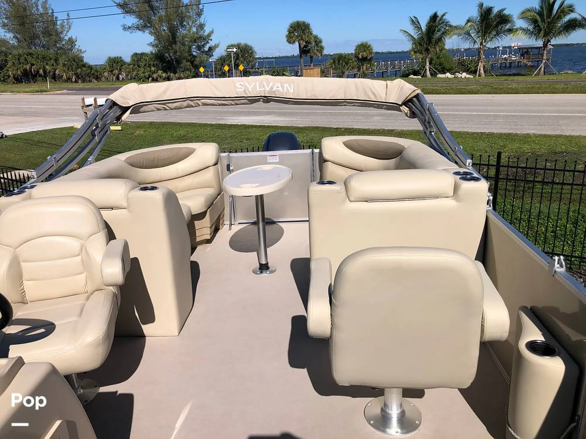 2019 Sylvan Mirage 8522 LE - Image 2