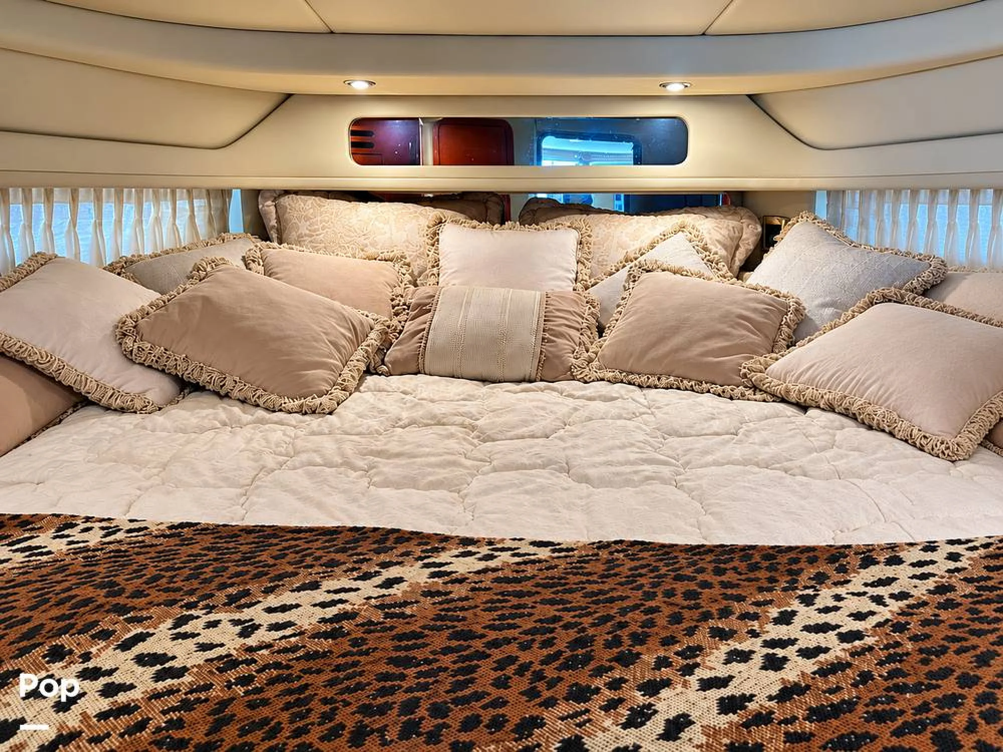 2001 Sea Ray 460 Sundancer - Image 4