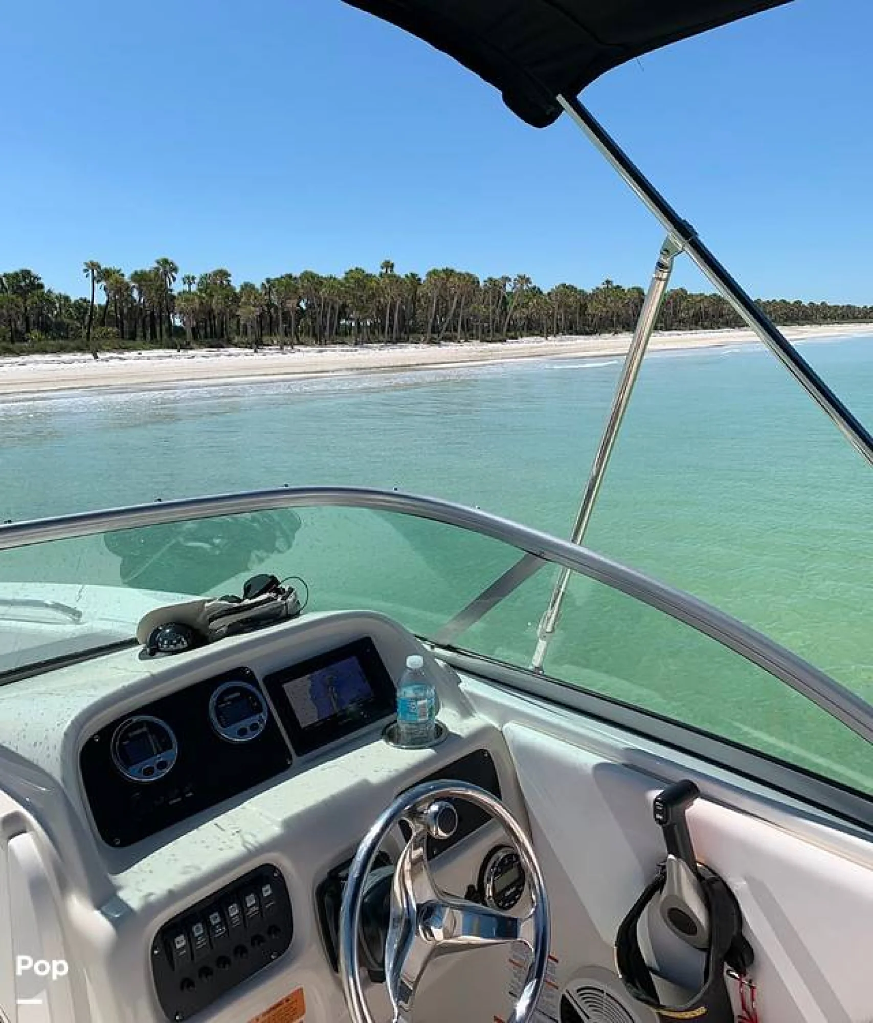 2019 Robalo R207 Dual Console - Image 3
