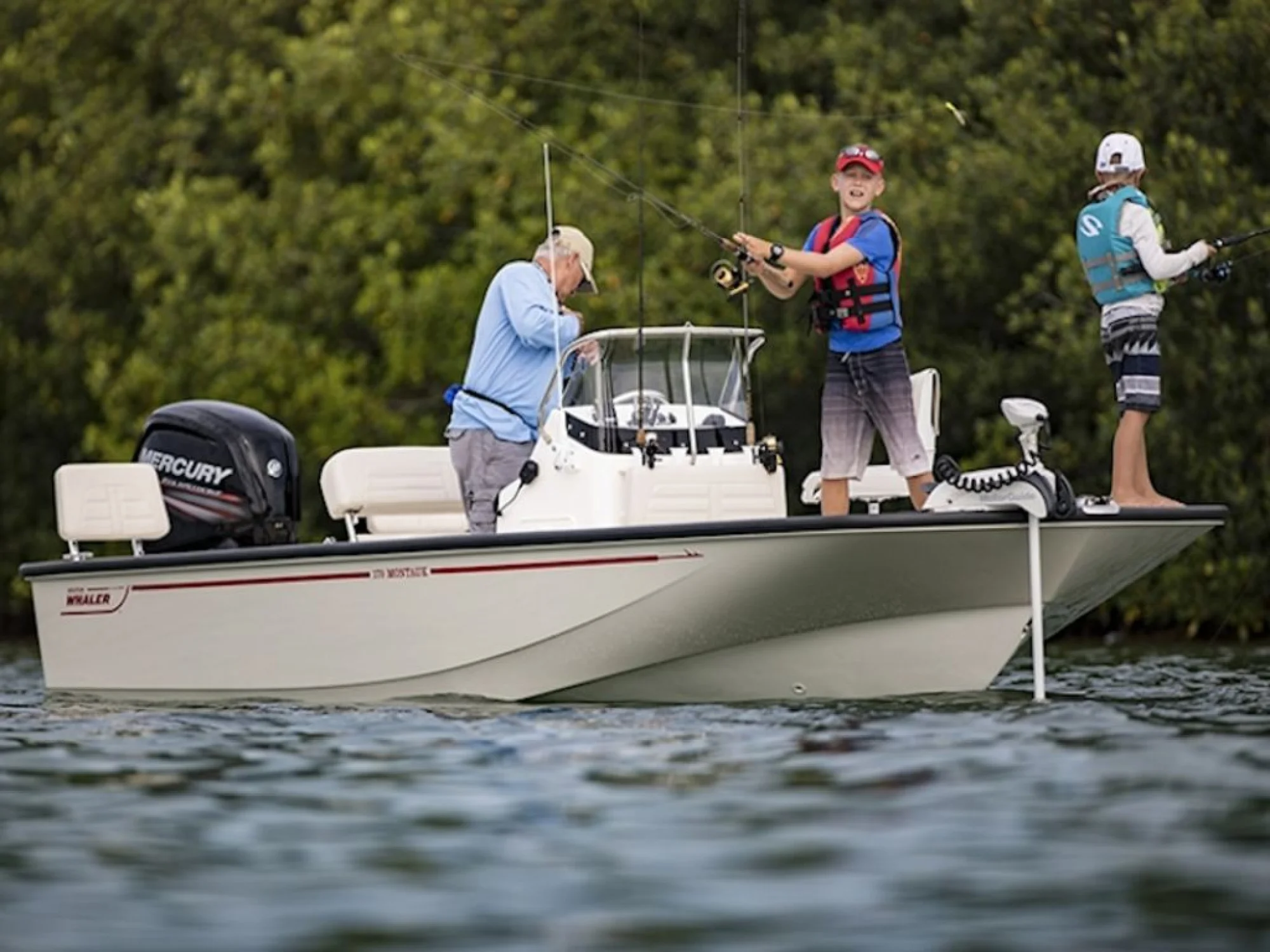 Boston Whaler 170 Montauk - Image 3