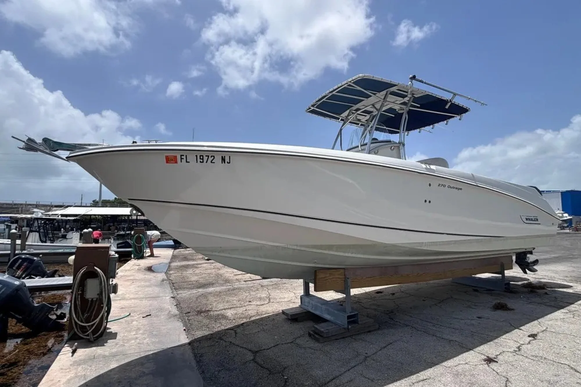 2006 Boston Whaler Outrage 270 - Image 3