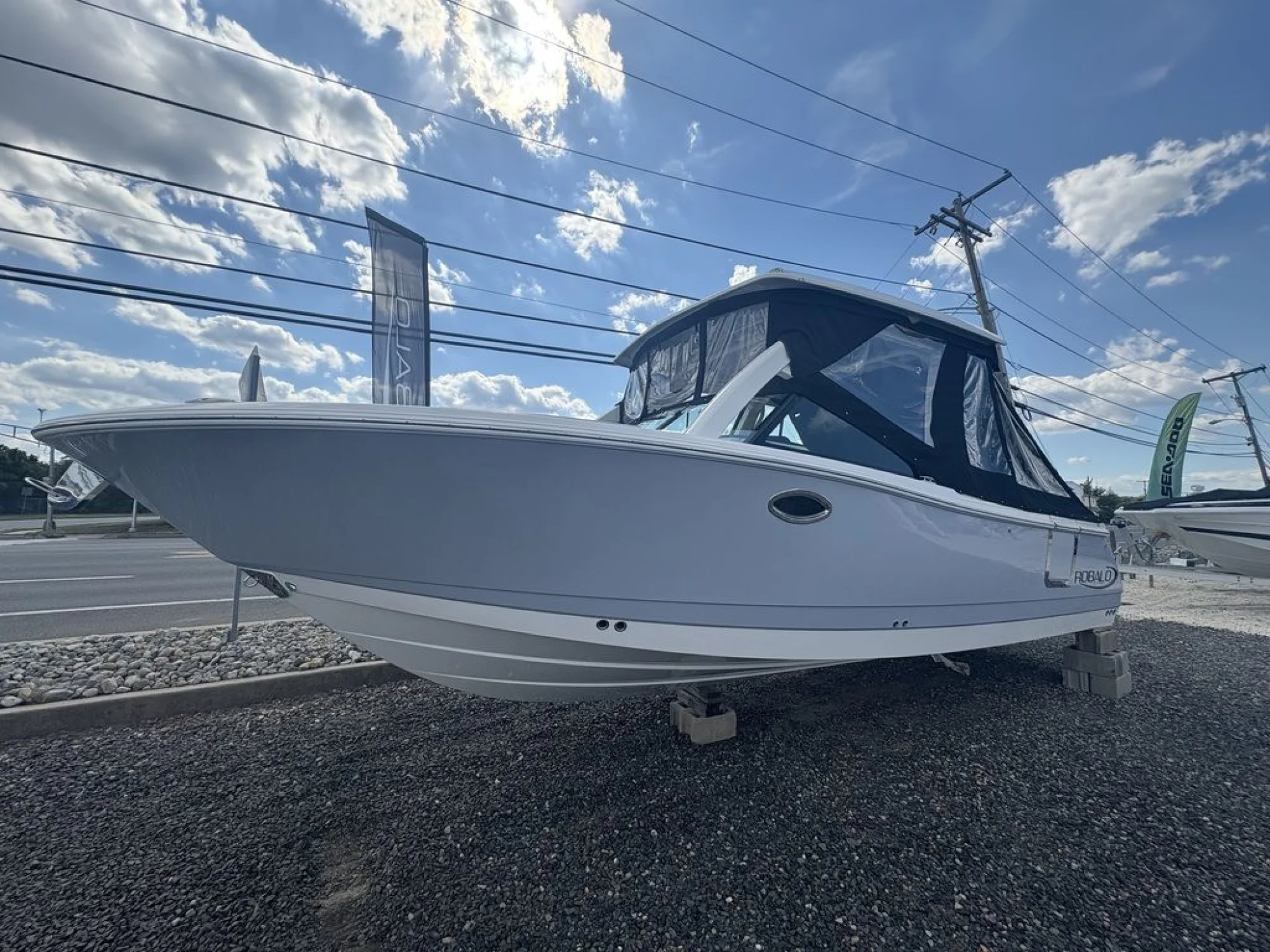 2026 Robalo R277