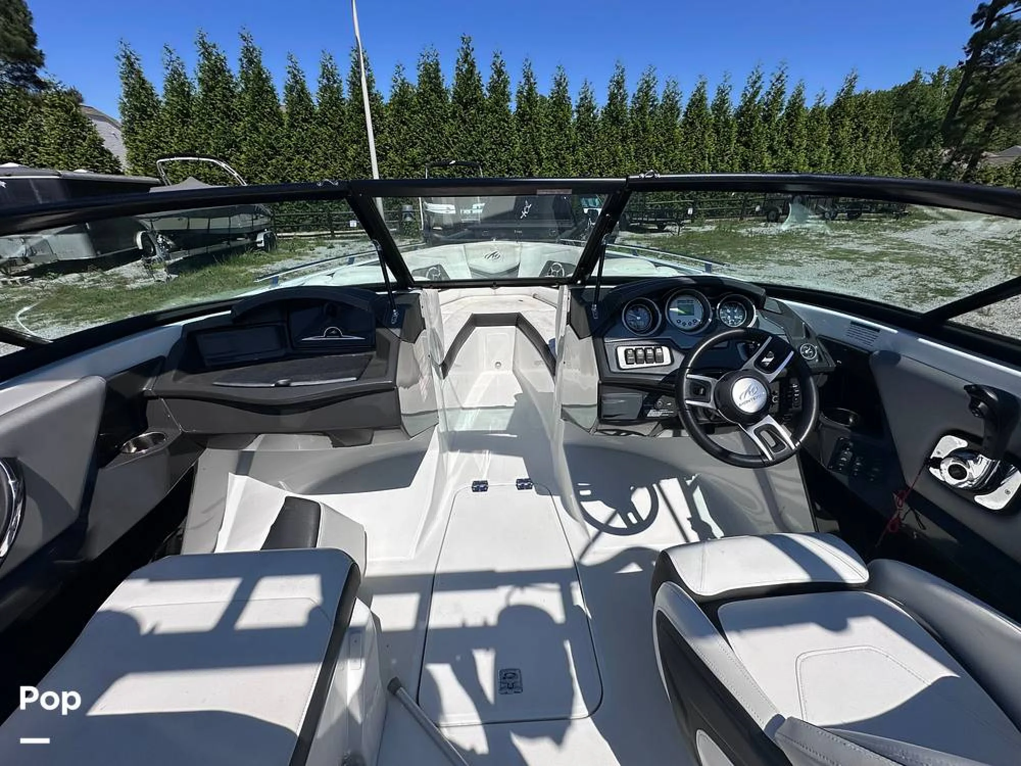 2017 Monterey 238 SS Roswell Surf Edition - Image 3