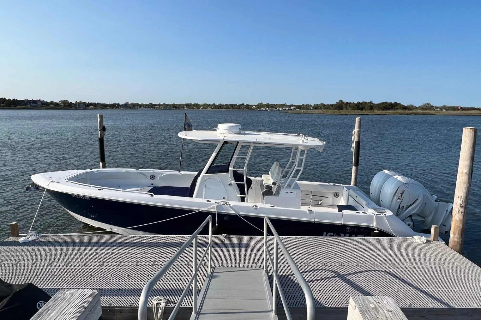 2023 EdgeWater 340CC - Image 2