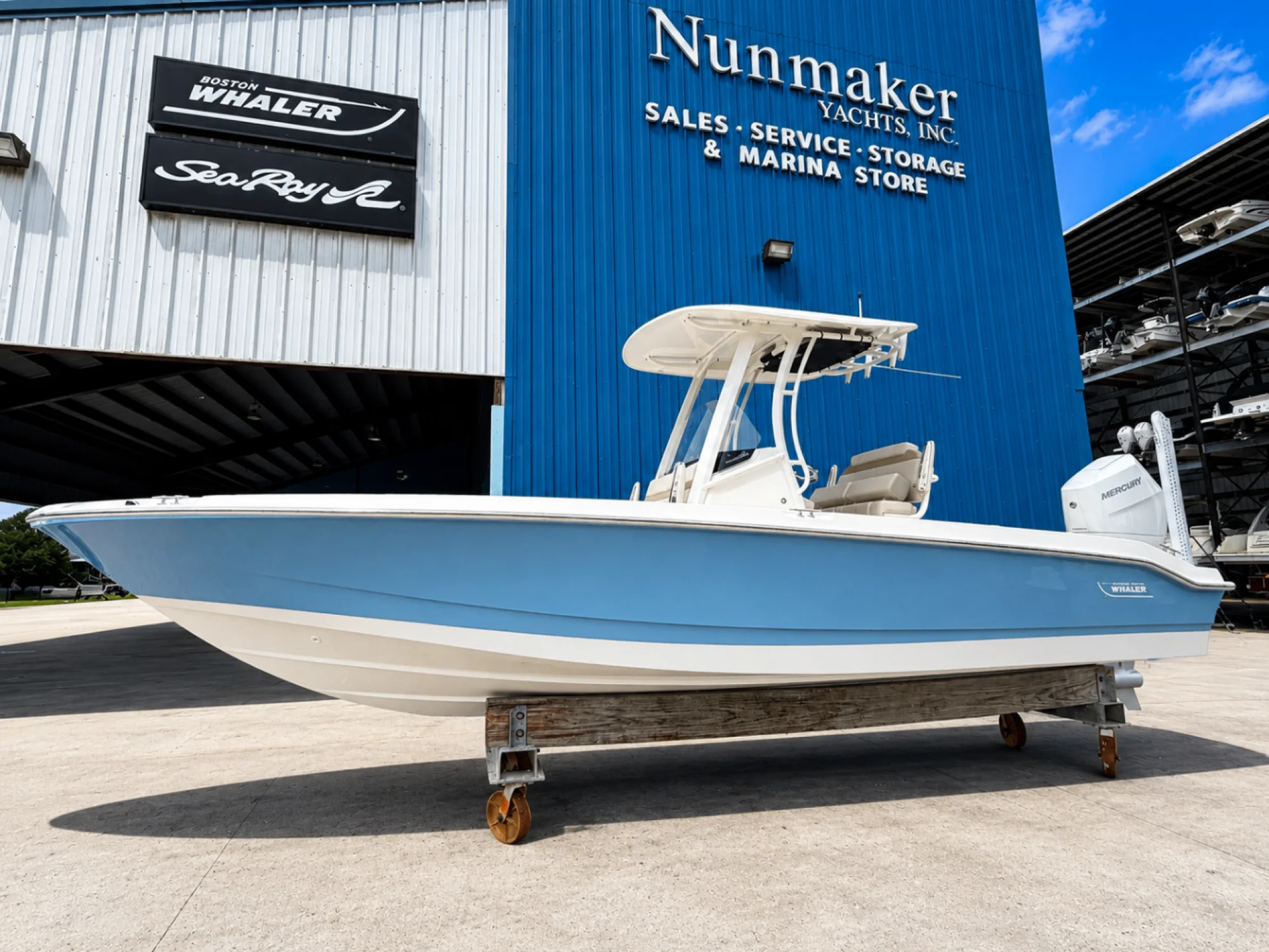 2027 Boston Whaler 250 Dauntless - Main Image