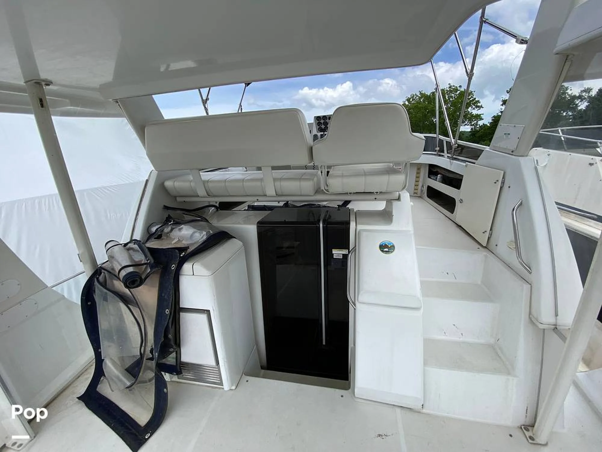 2003 Carver 356MY - Image 5