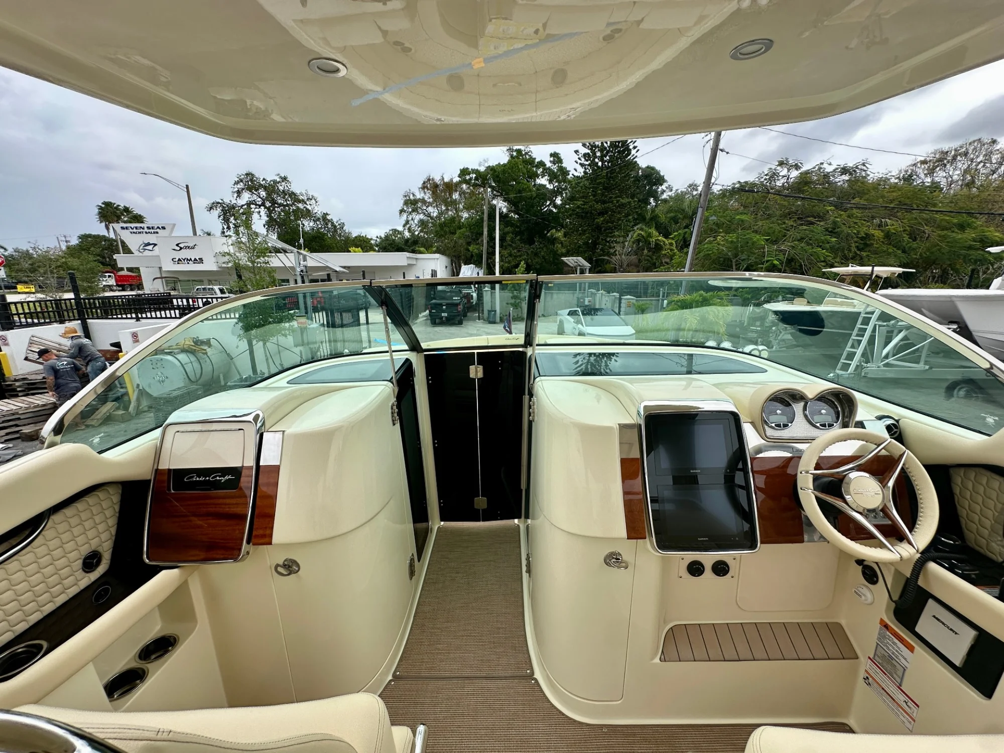 2025 Chris Craft Launch GT 35 - Image 2