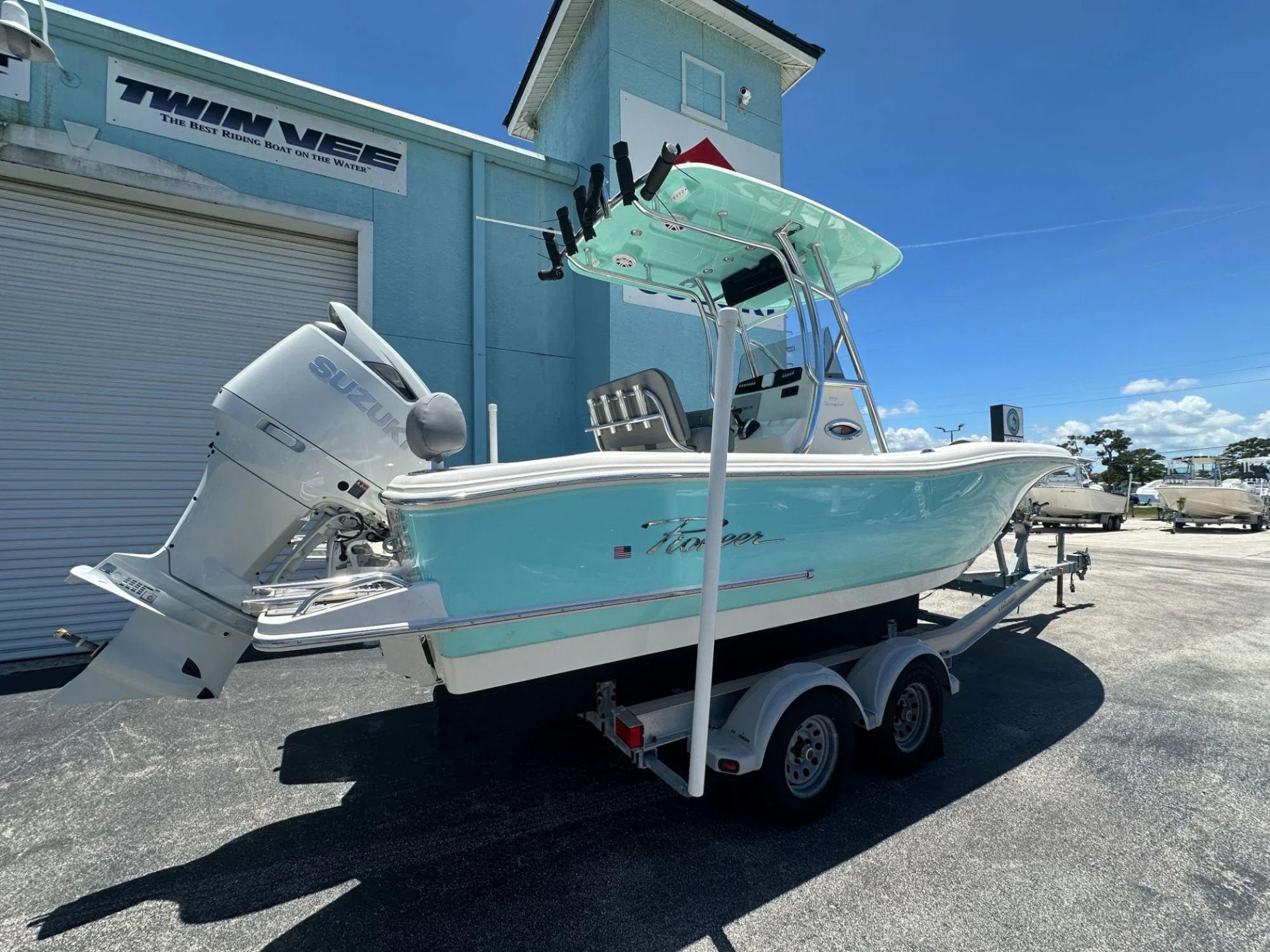 2027 Pioneer 222 Sportfish - Image 5