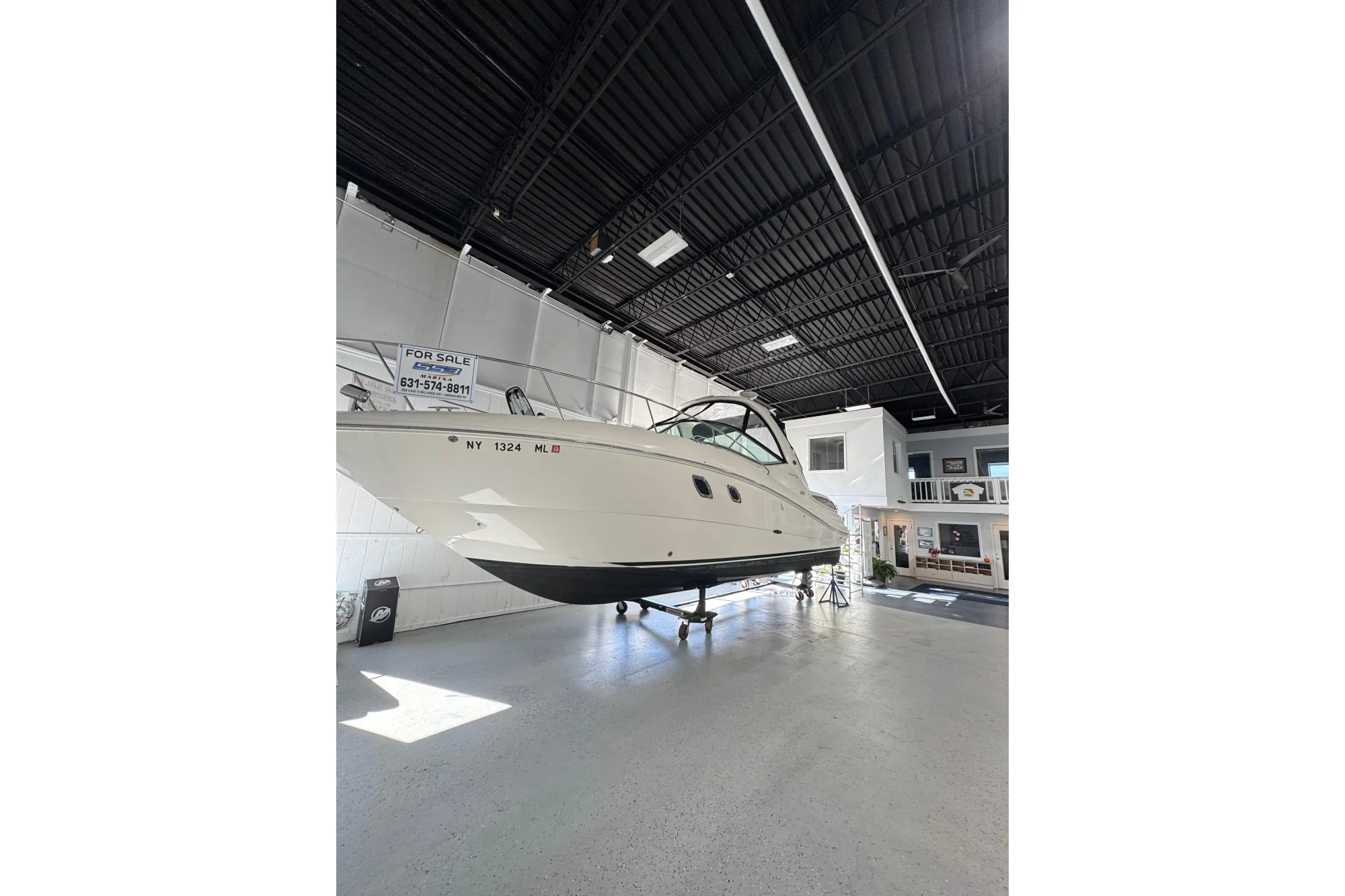 2014 Sea Ray Sundancer 330 - Image 4