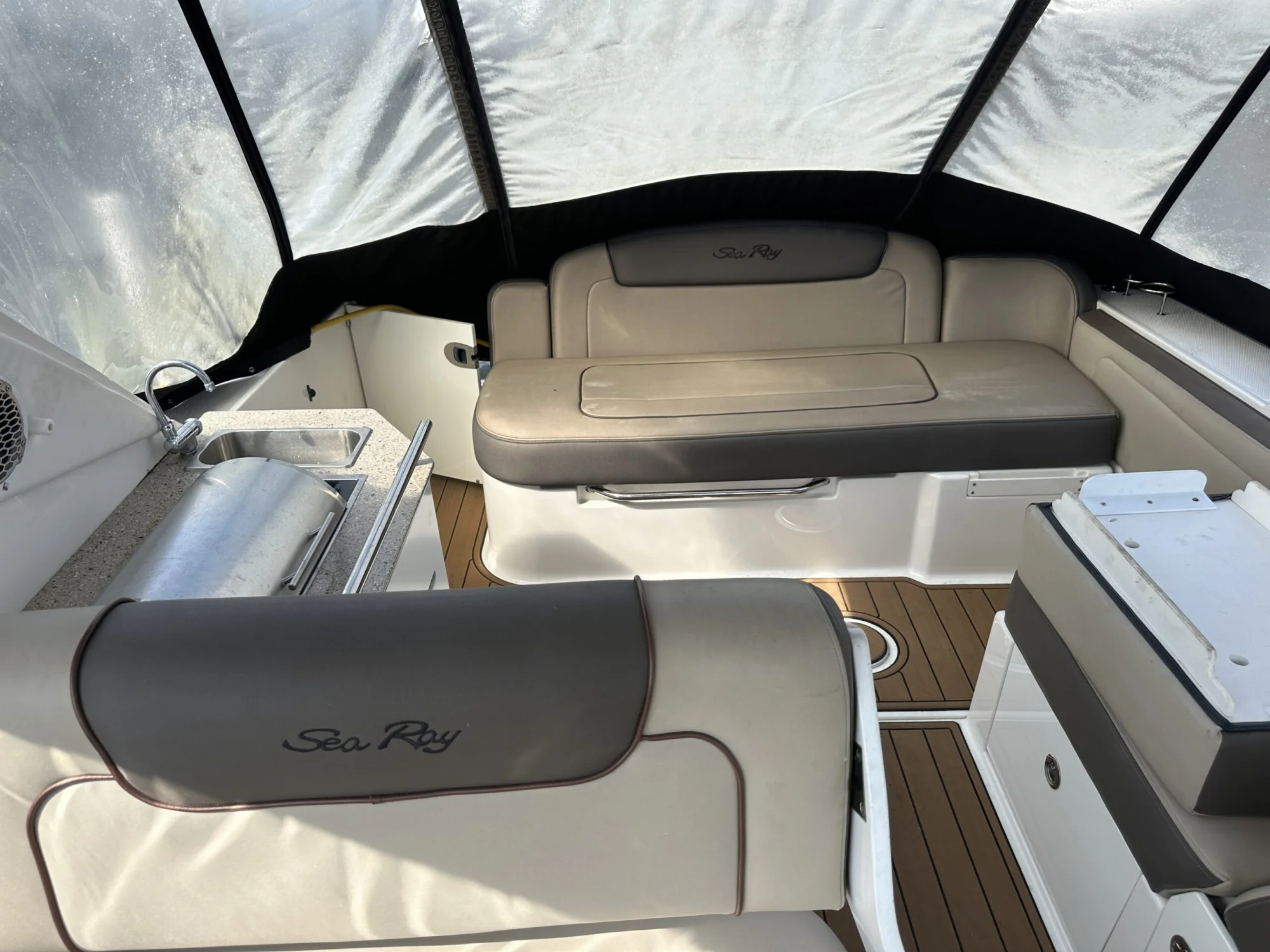 2015 Sea Ray Sundancer 310 - Image 4