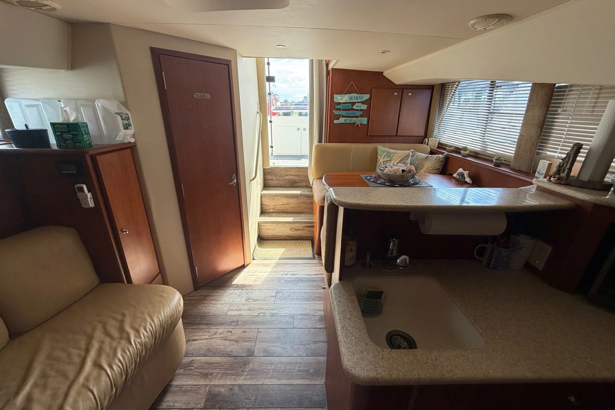 2005 Silverton 330 Sport Bridge - Image 4