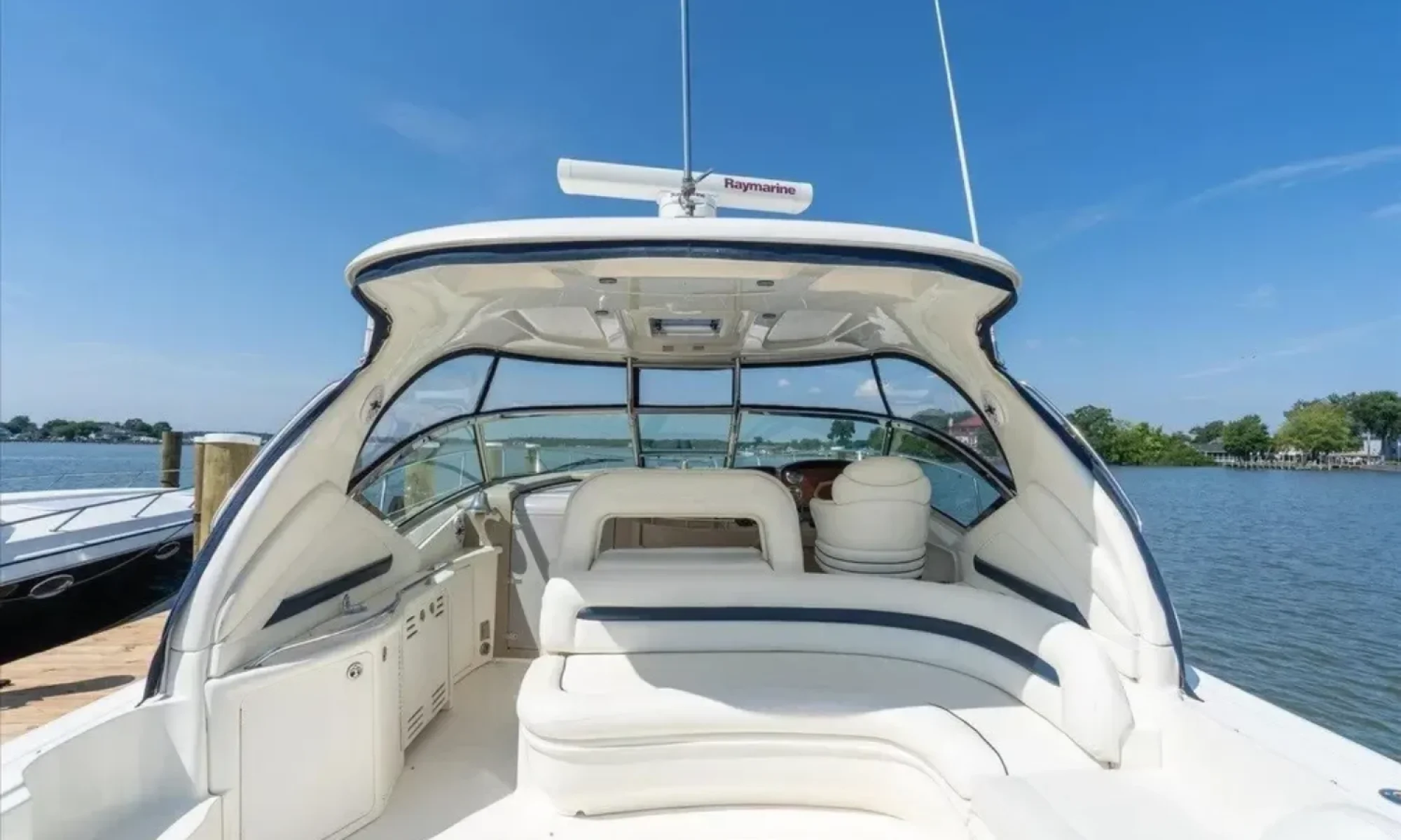 2004 Sea Ray 420 Sundancer - Image 2