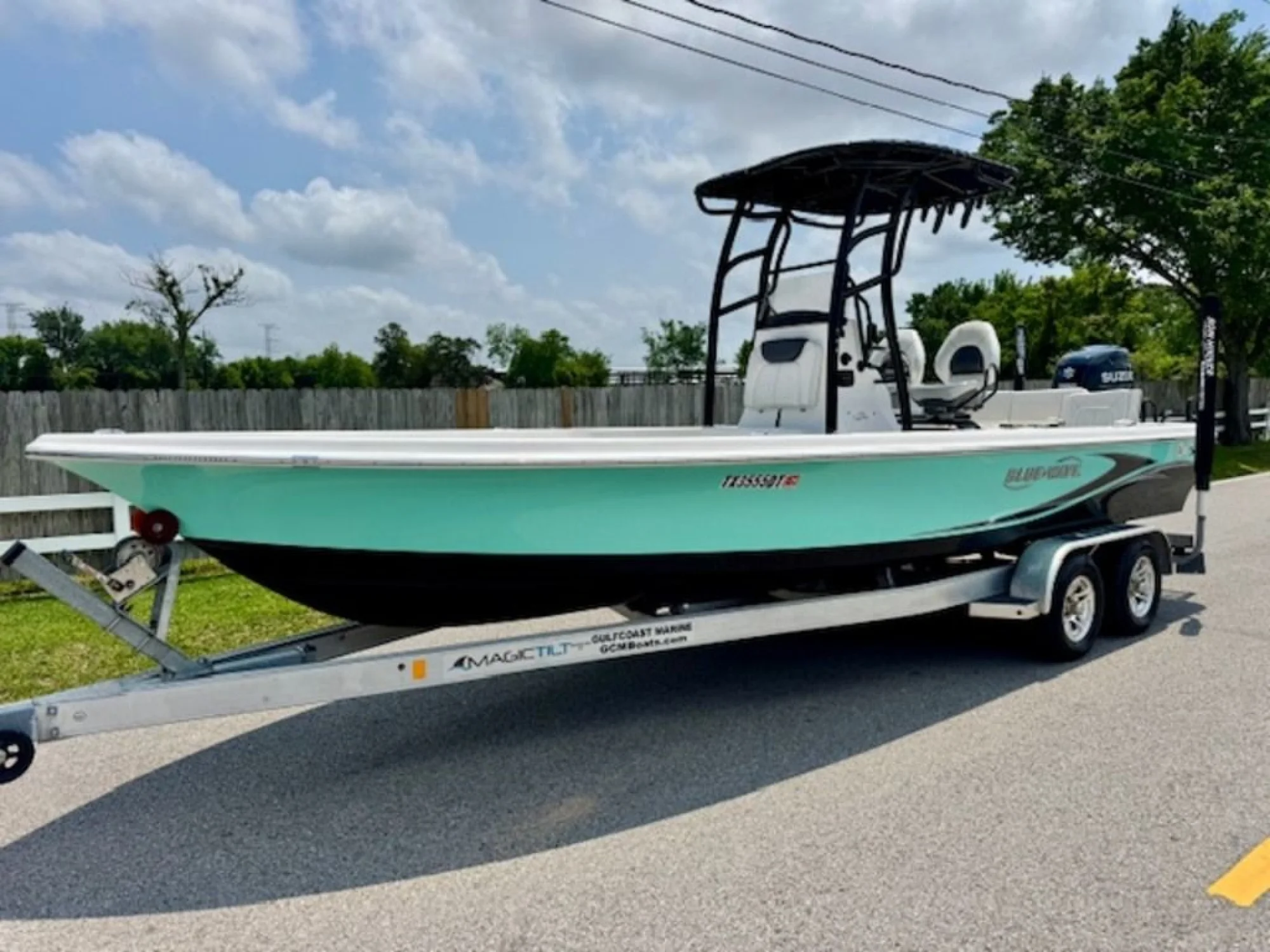 2017 Blue Wave Boats 2400 Pure Bay