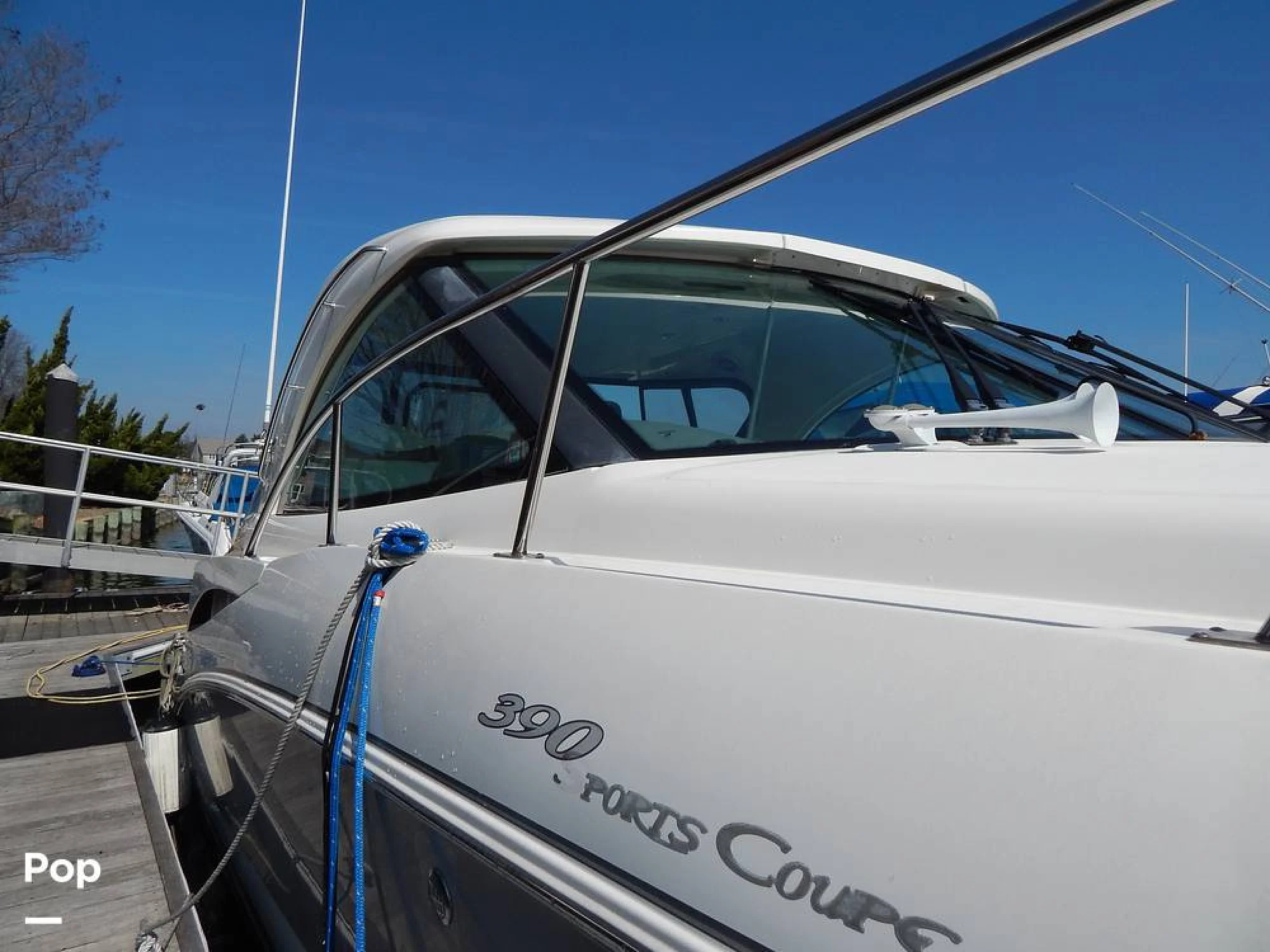 2007 Cruisers Yachts 390 Sports Coupe - Image 5