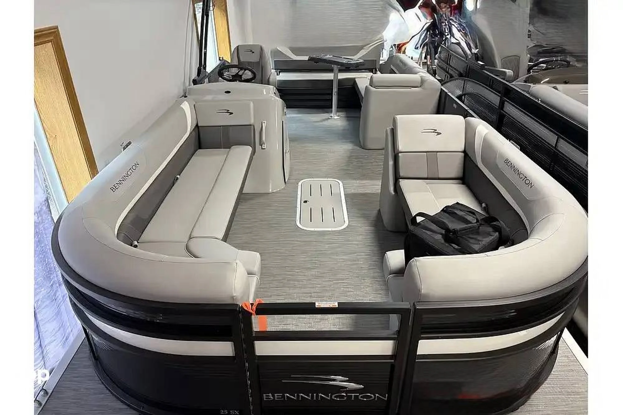 2023 Bennington 25SXSB - Main Image