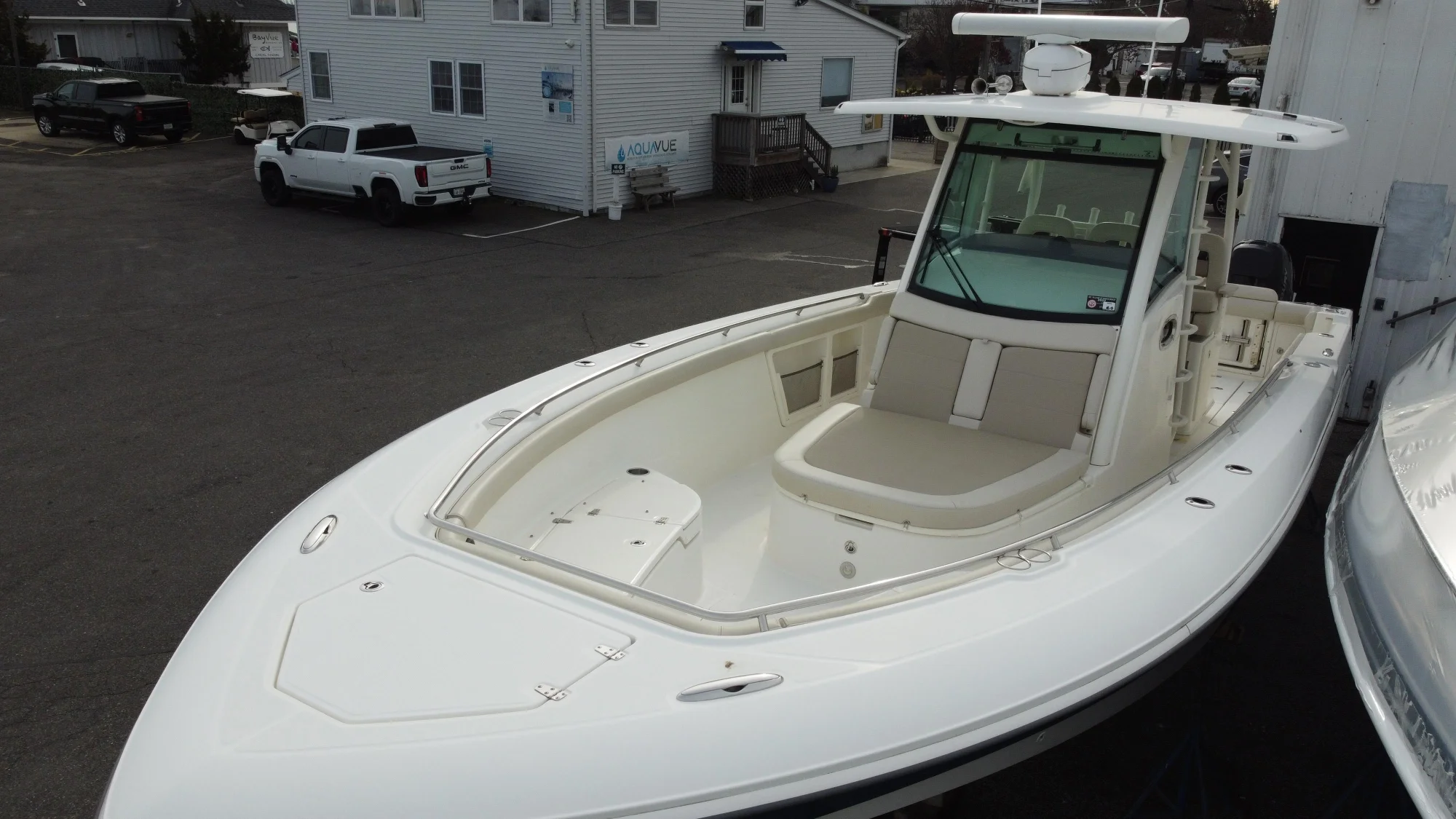 2017 Boston Whaler 350 Outrage - Image 4