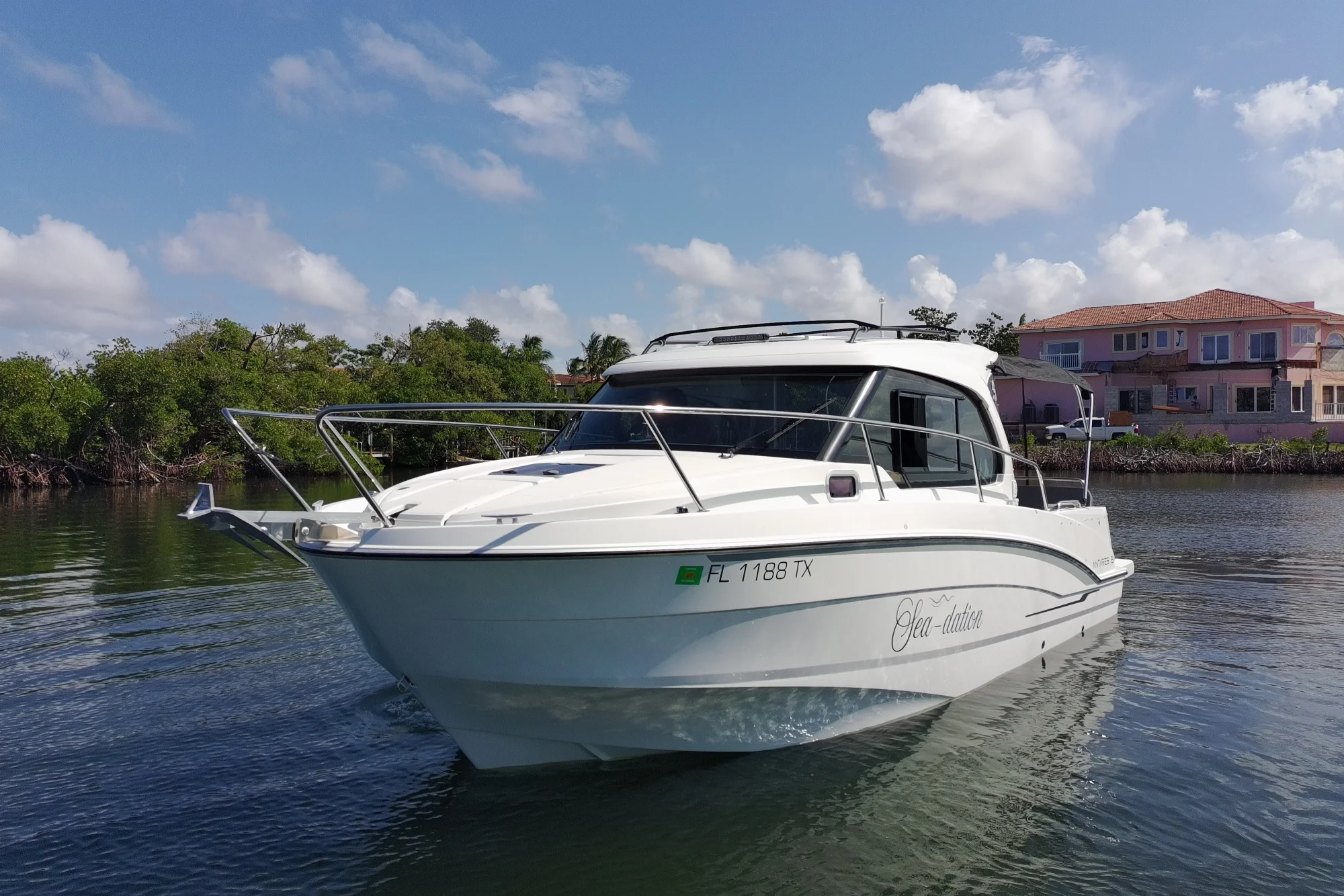 2025 Beneteau Antares 8 - Image 4