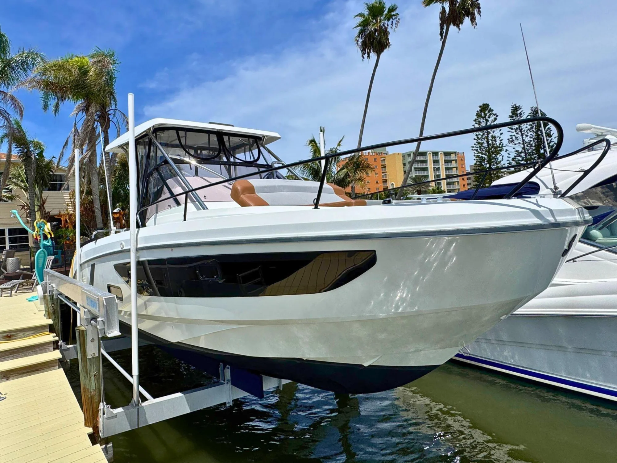 2022 Beneteau Flyer 9 SUNdeck - Main Image