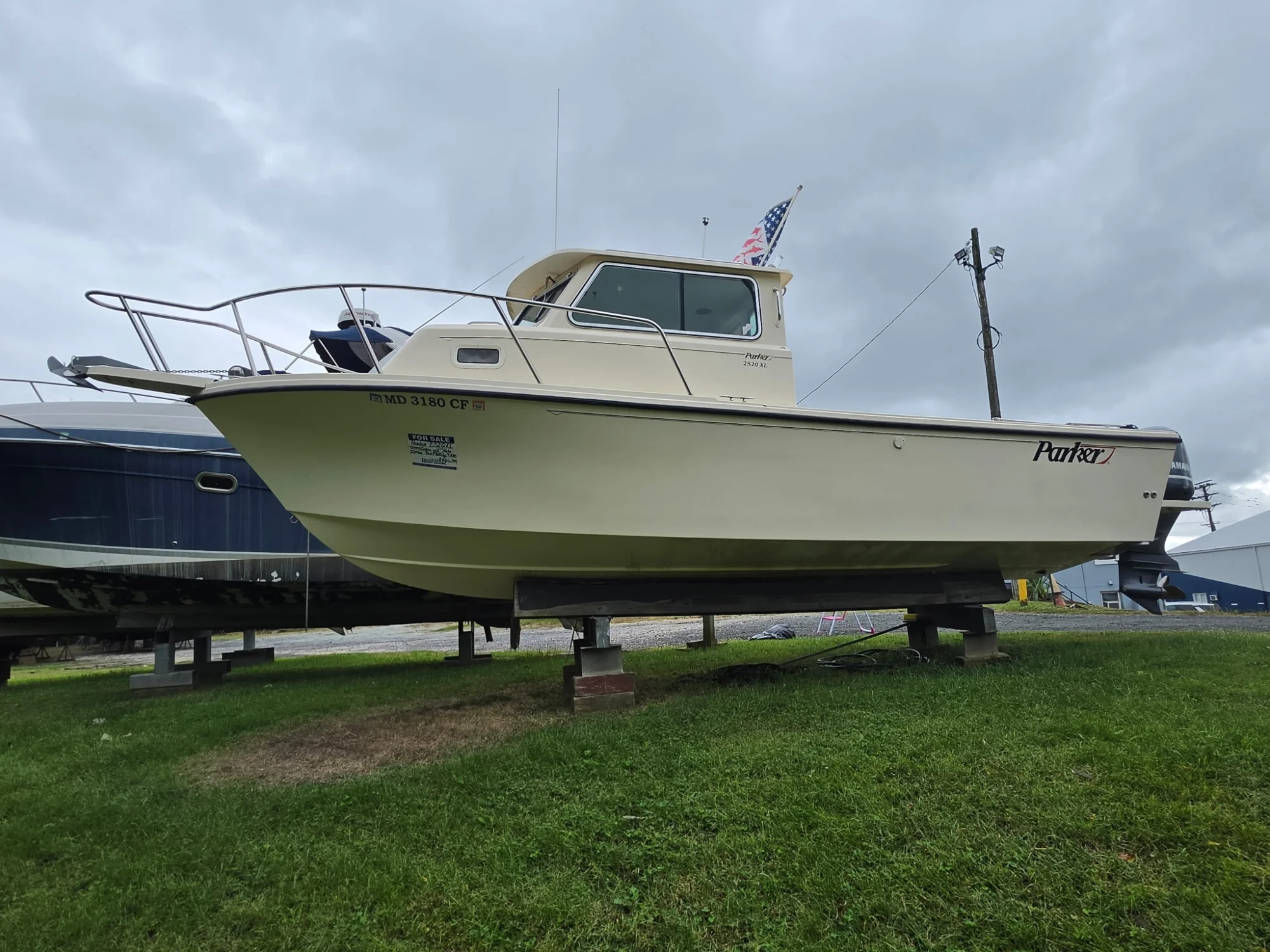2013 Parker 2520 XL Sport Cabin - Image 5