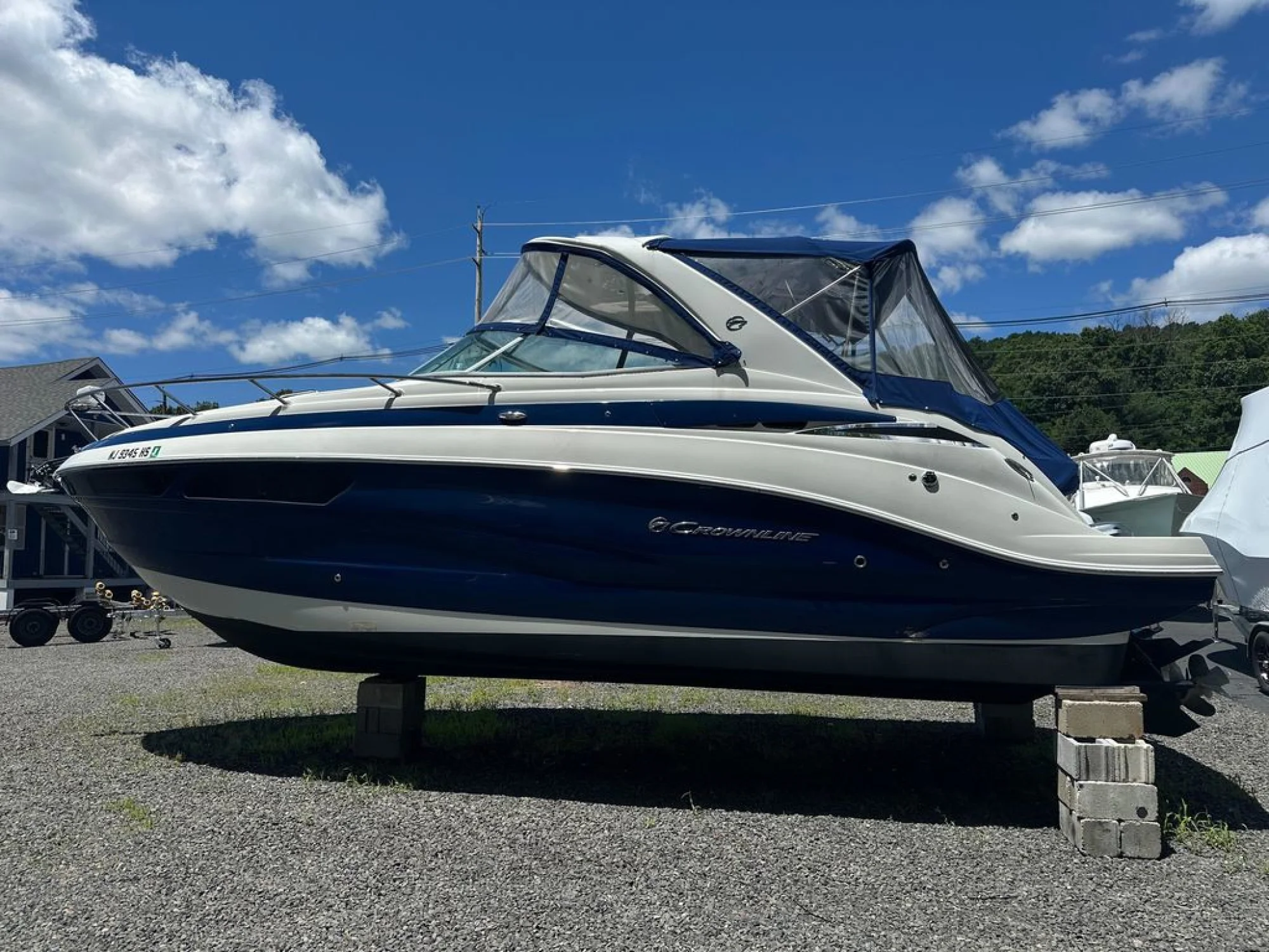 2023 Crownline 294 CR - Image 2
