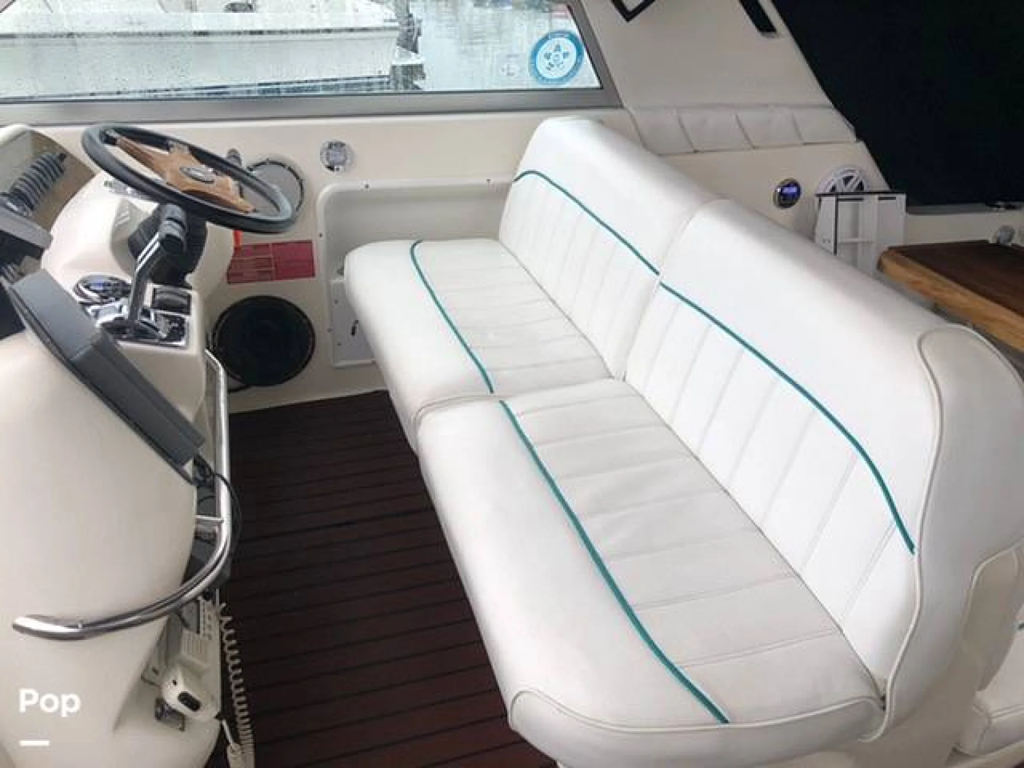 1995 Sea Ray 330 Sundancer - Image 2