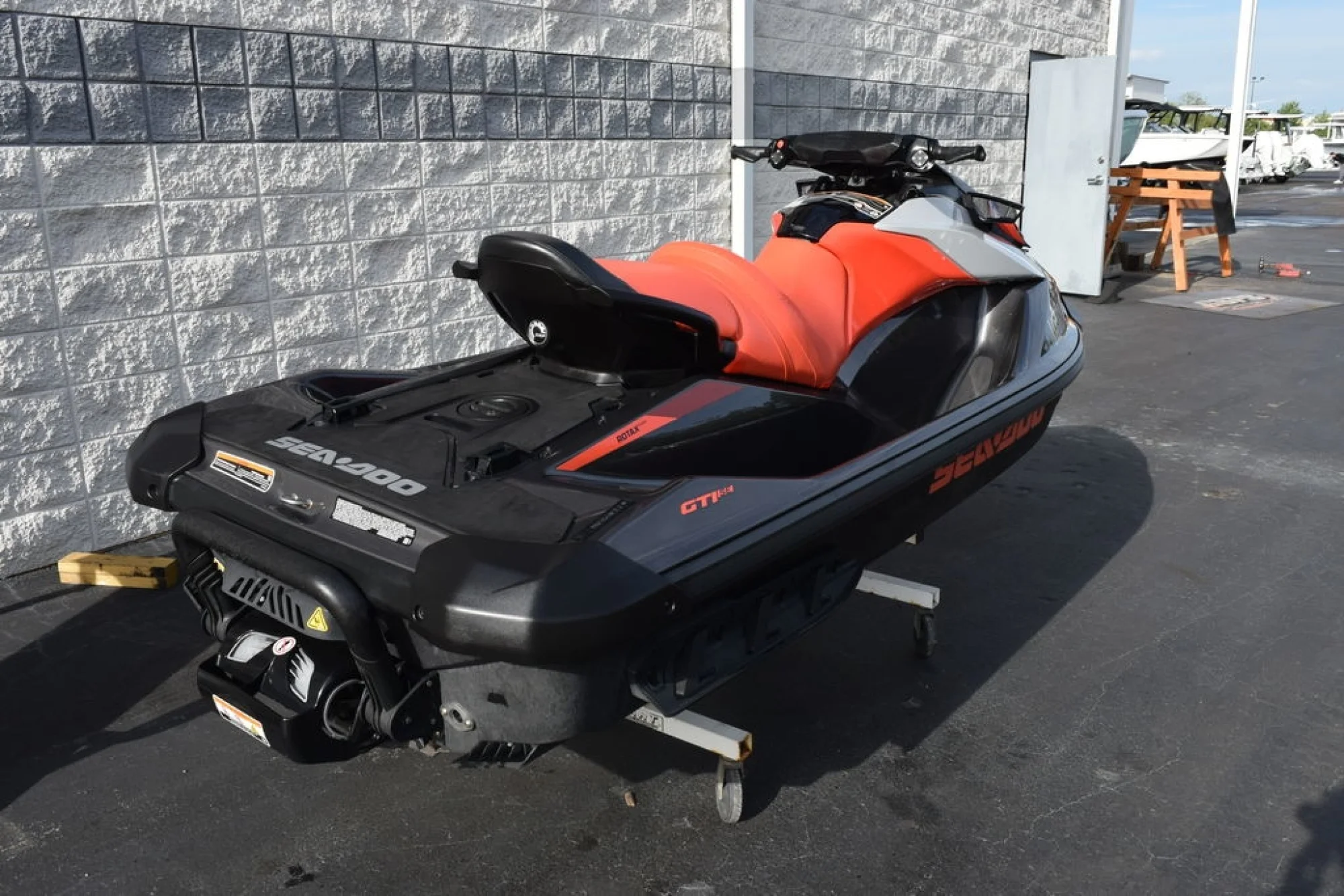 2023 Sea-Doo GTI™ SE 130 iBR - Image 4