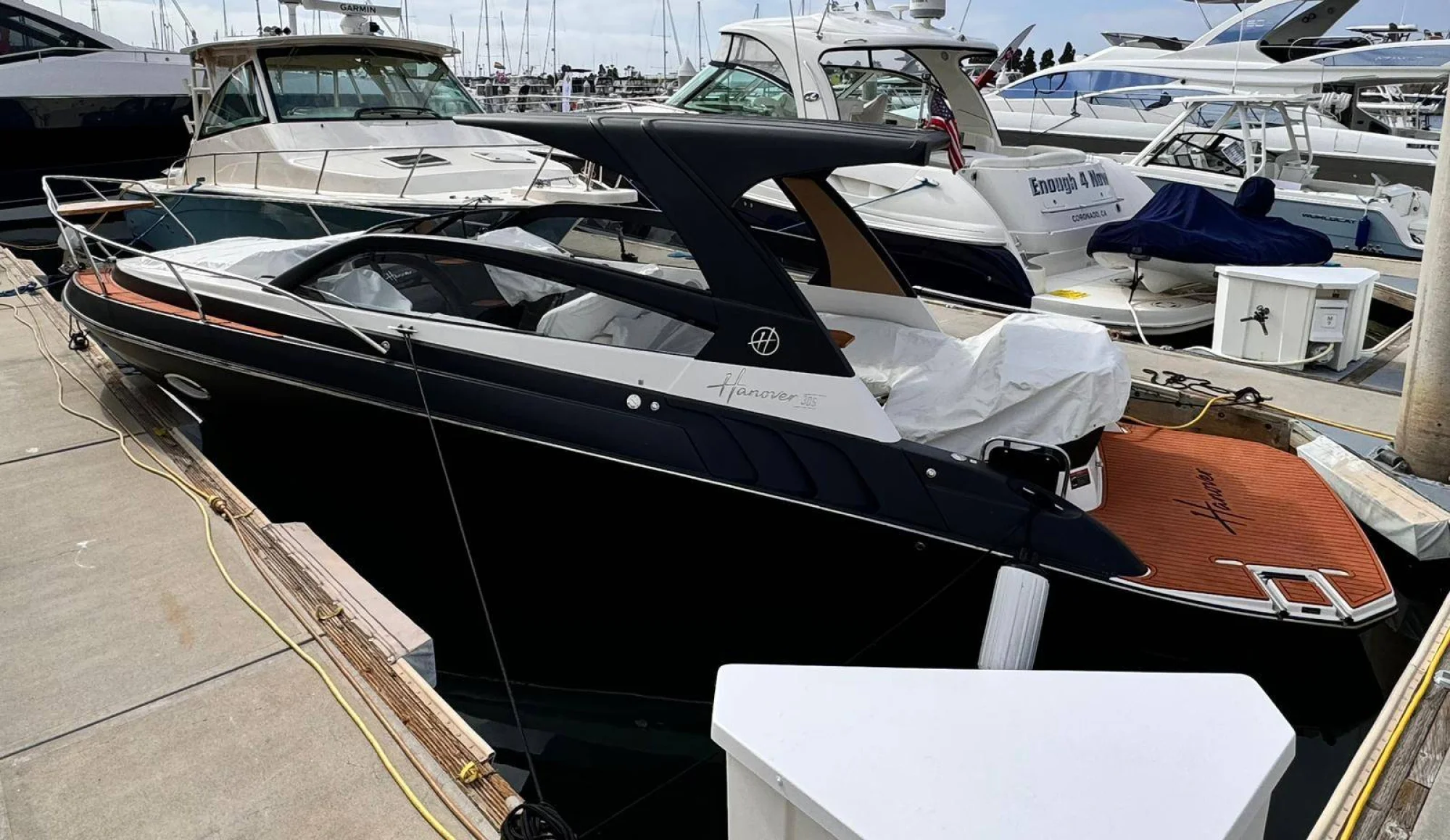 2027 Hanover 305- Inboard - Main Image
