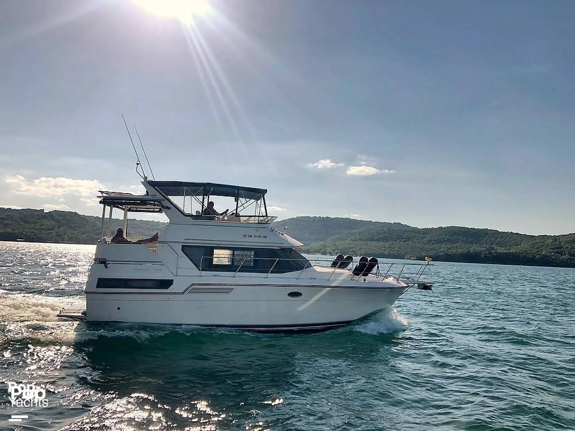 1995 Carver 370 Aft Cabin - Main Image