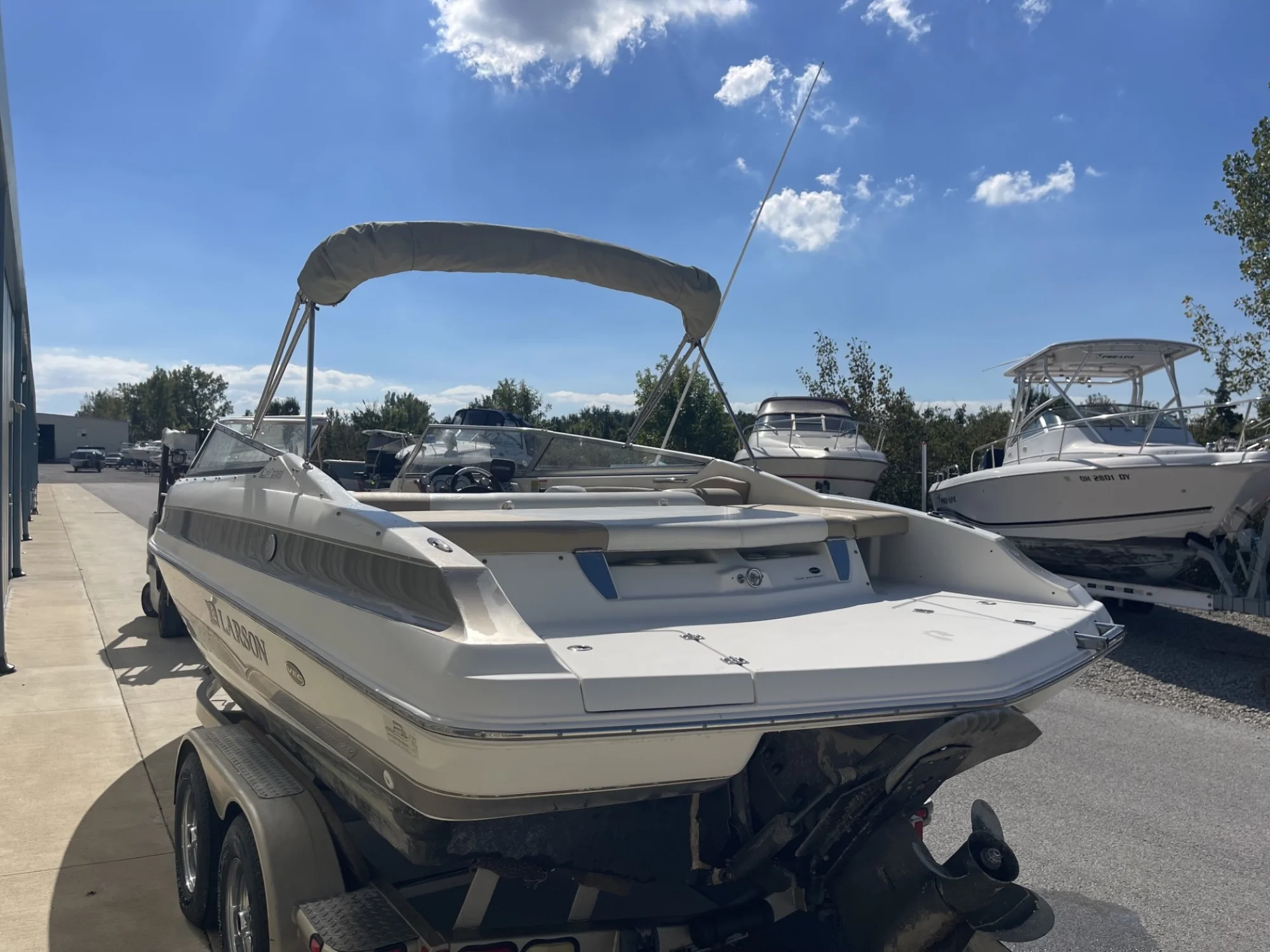 2005 Larson LXi 228 - Image 4