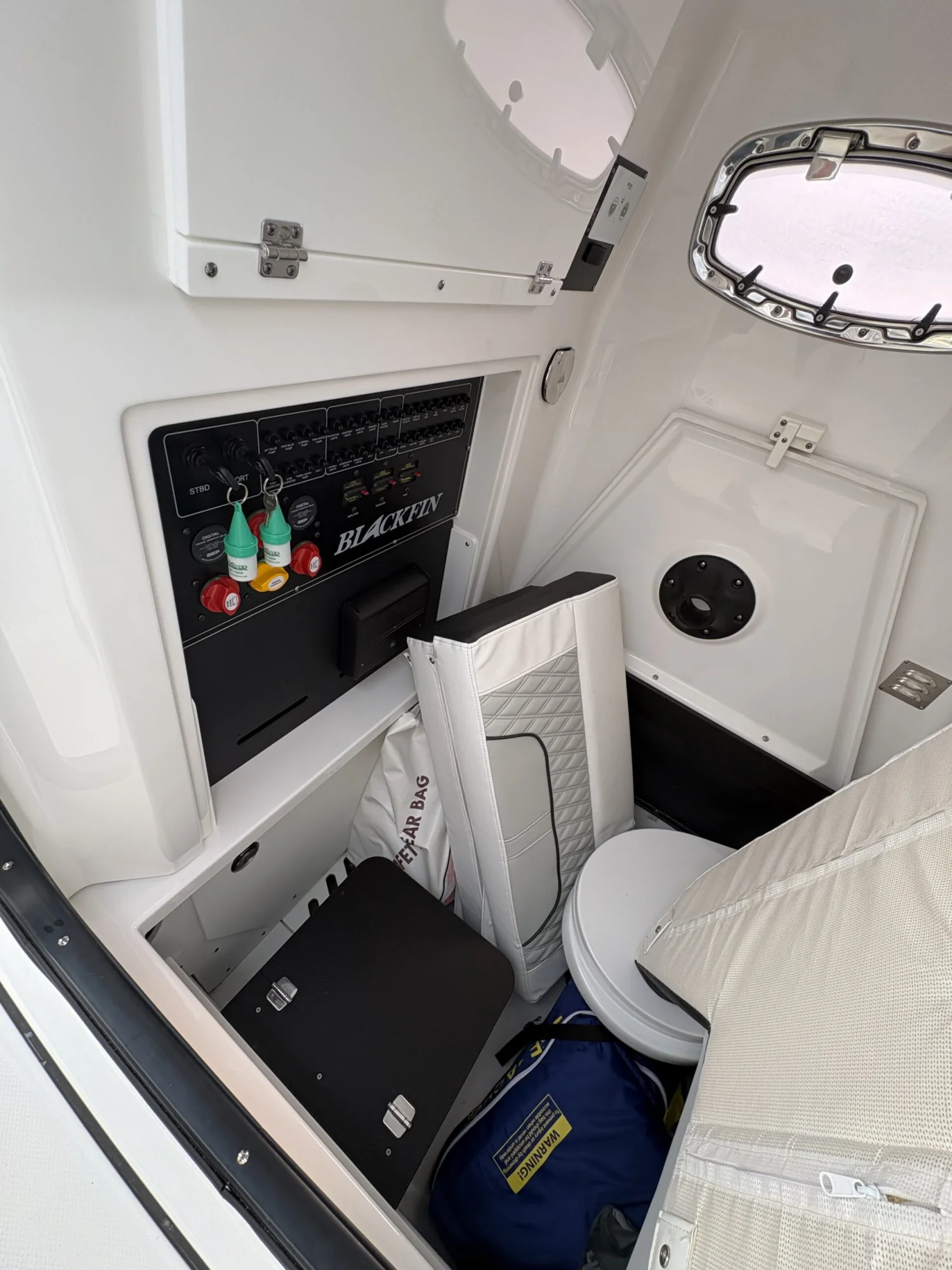 2024 Blackfin 272 Center Console - Image 3