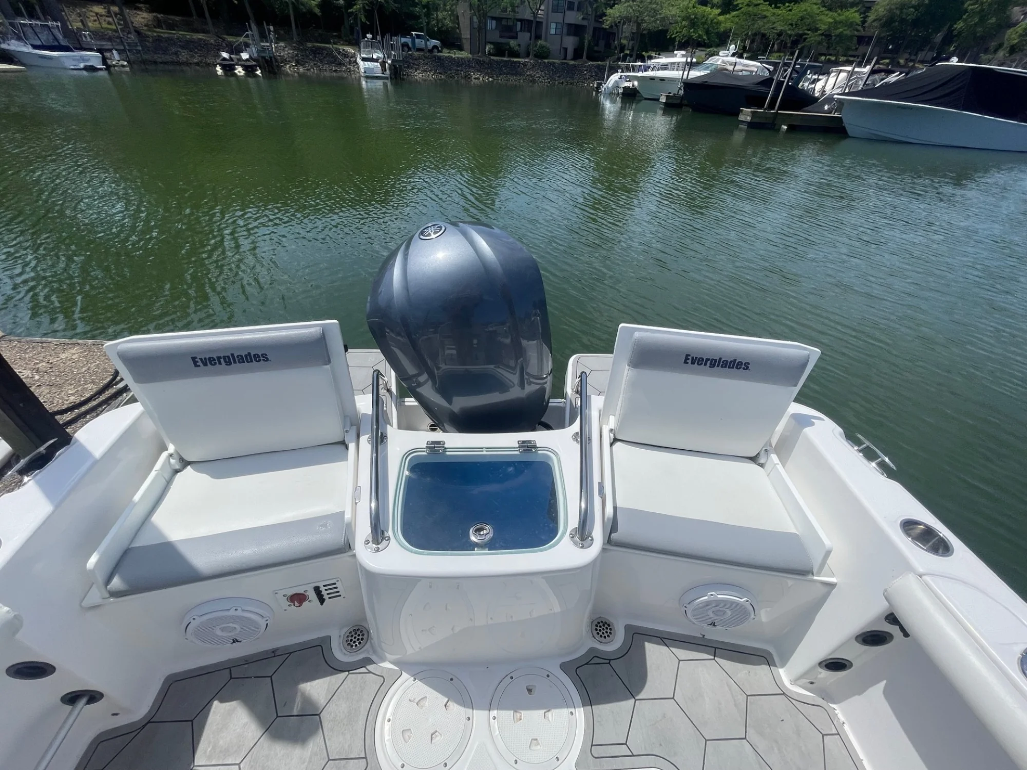 2018Everglades 230 Center Console - Image 5