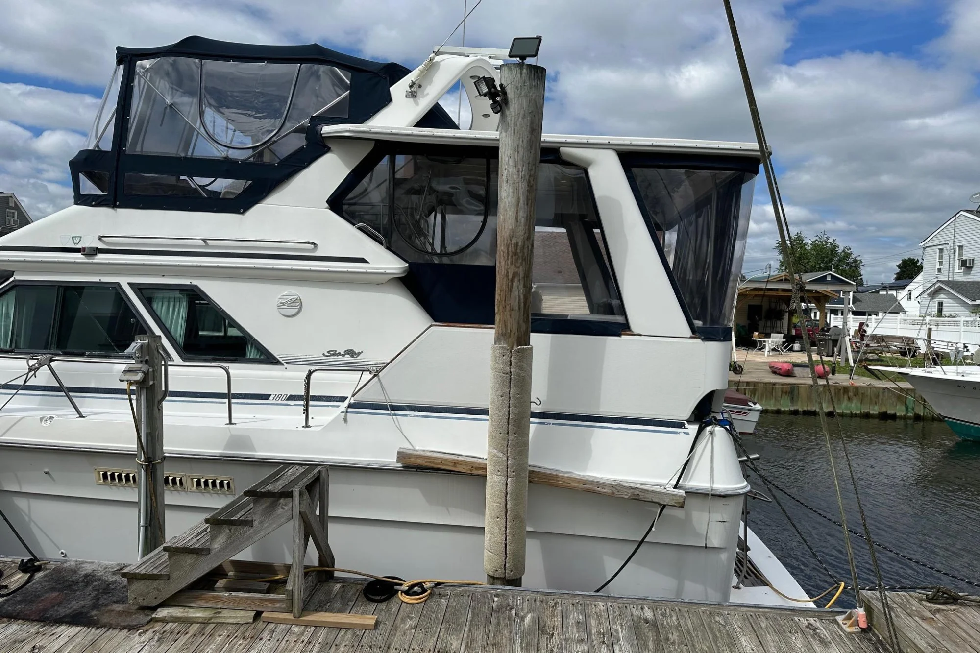 1989 Sea Ray 380 Aft Cabin - Image 2