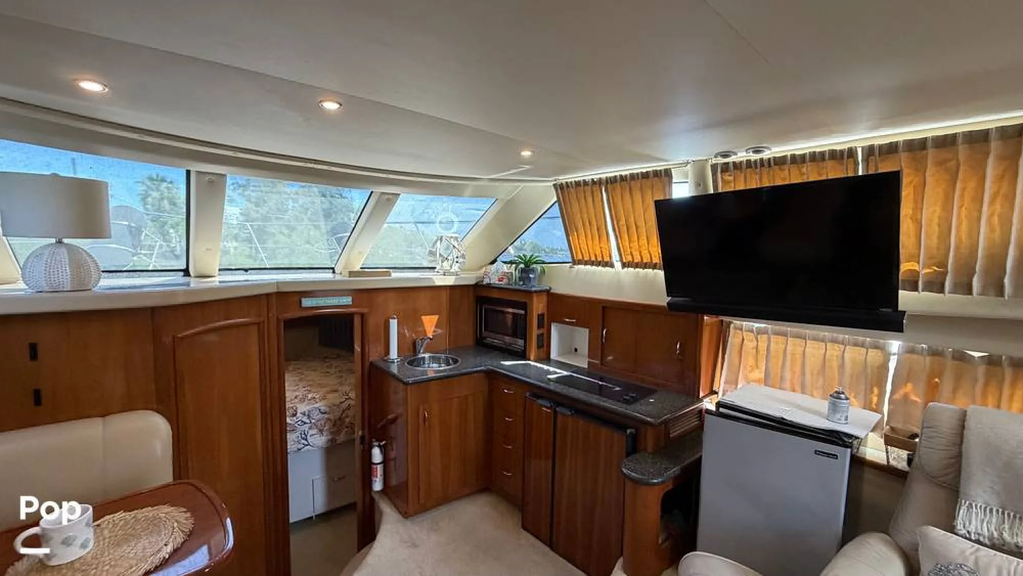 2005 Carver 41 Motoryacht - Image 5
