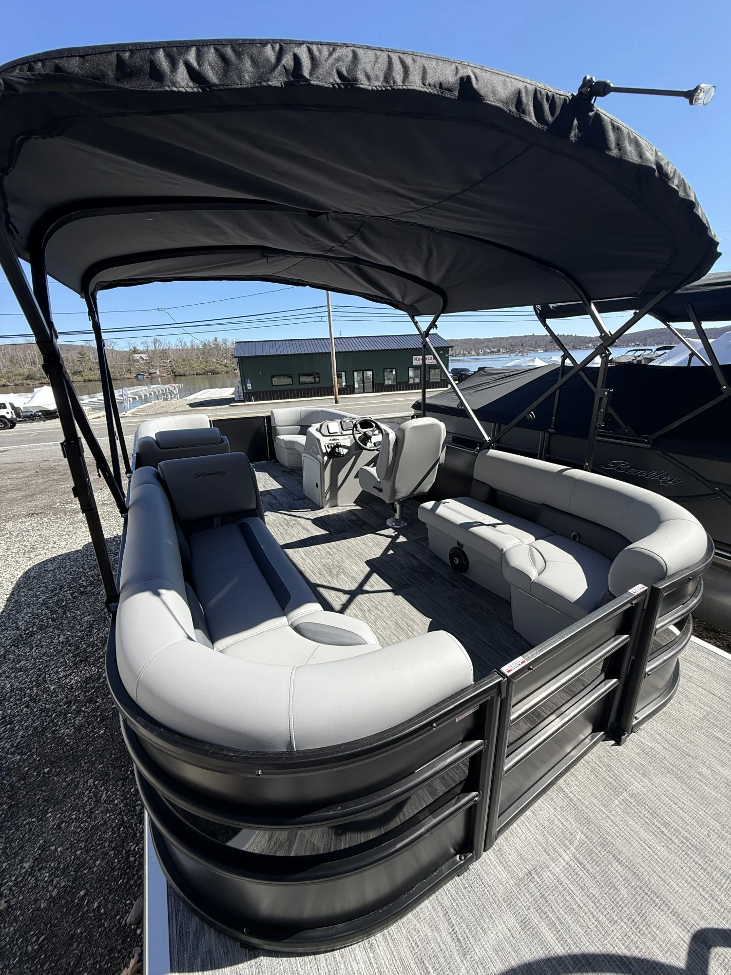 2026 Bentley Pontoons Bolt 223 - Image 5