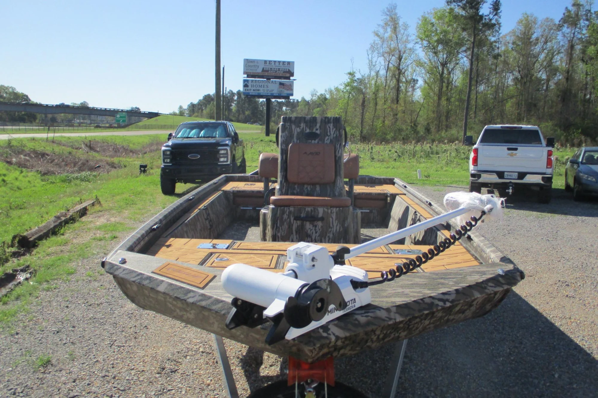 2026 Avid 22 Rogue CC - Image 5