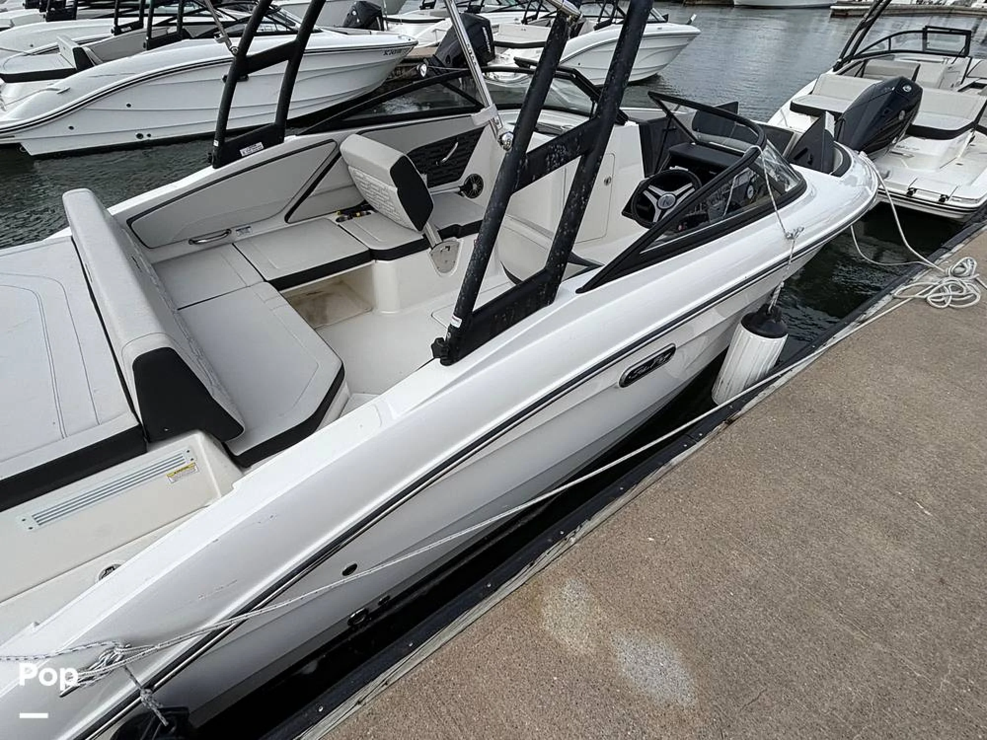 2025 Sea Ray SPX 210 OB - Image 5