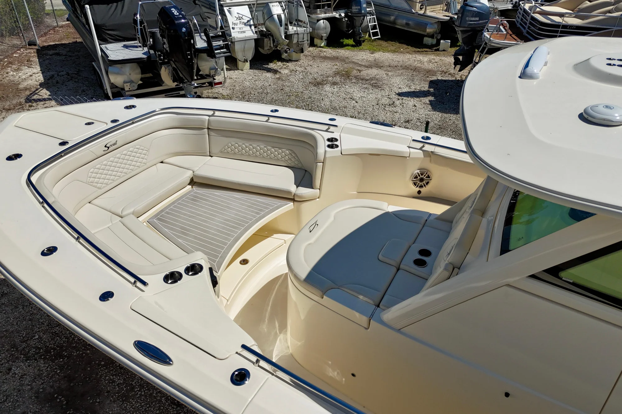 2026 Scout 330 LXF - Image 3
