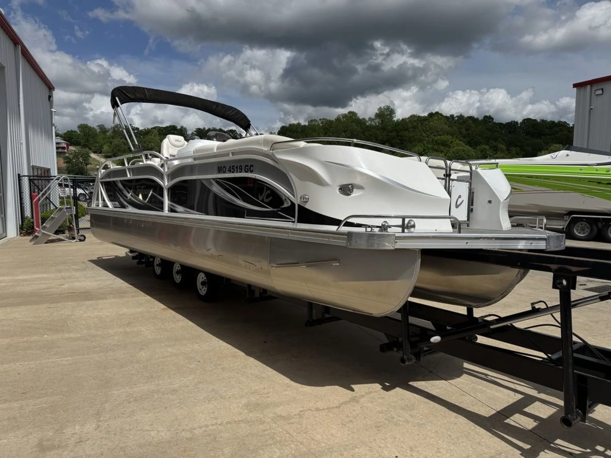 JC Tritoon  26 Sport - Image 4