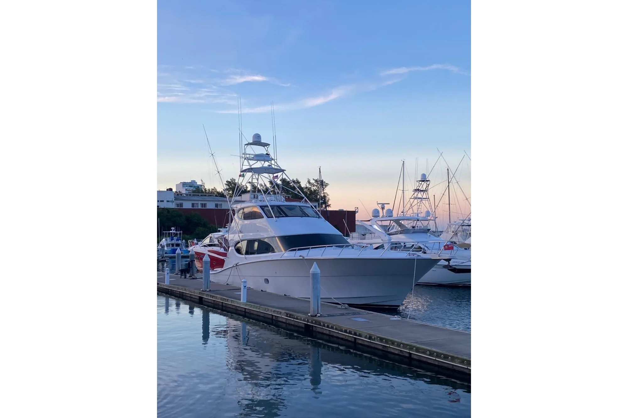 2007 Hatteras 77 Convertible - Image 3