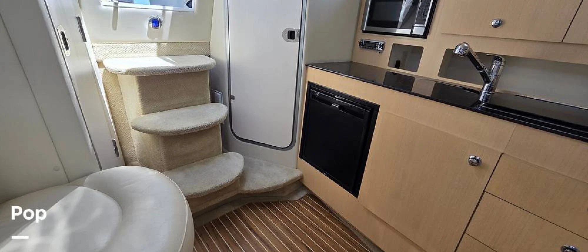 2012 Bayliner 315 Cruiser - Image 3
