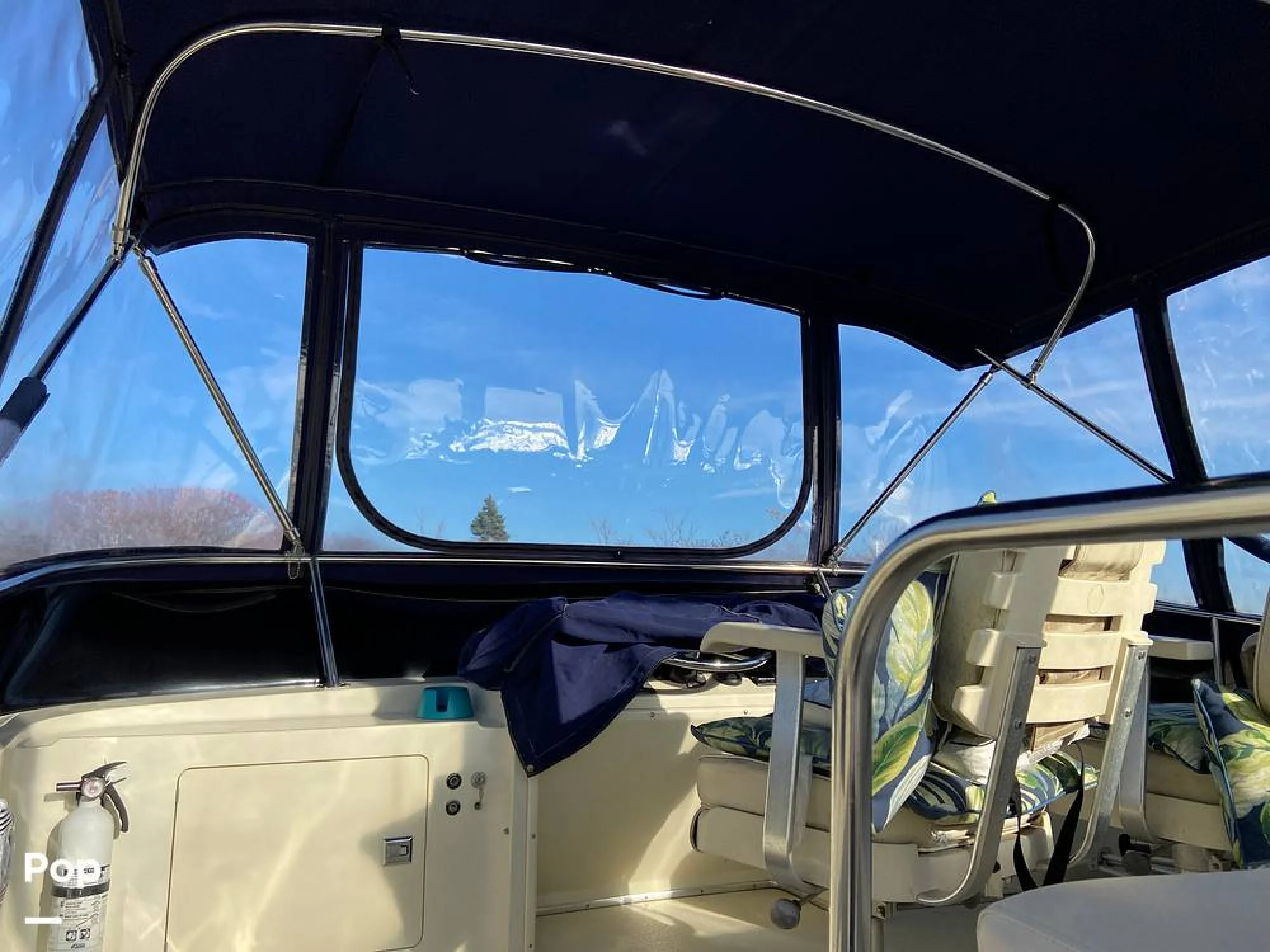 1989 Tollycraft 30 Sport Cruiser - Image 4