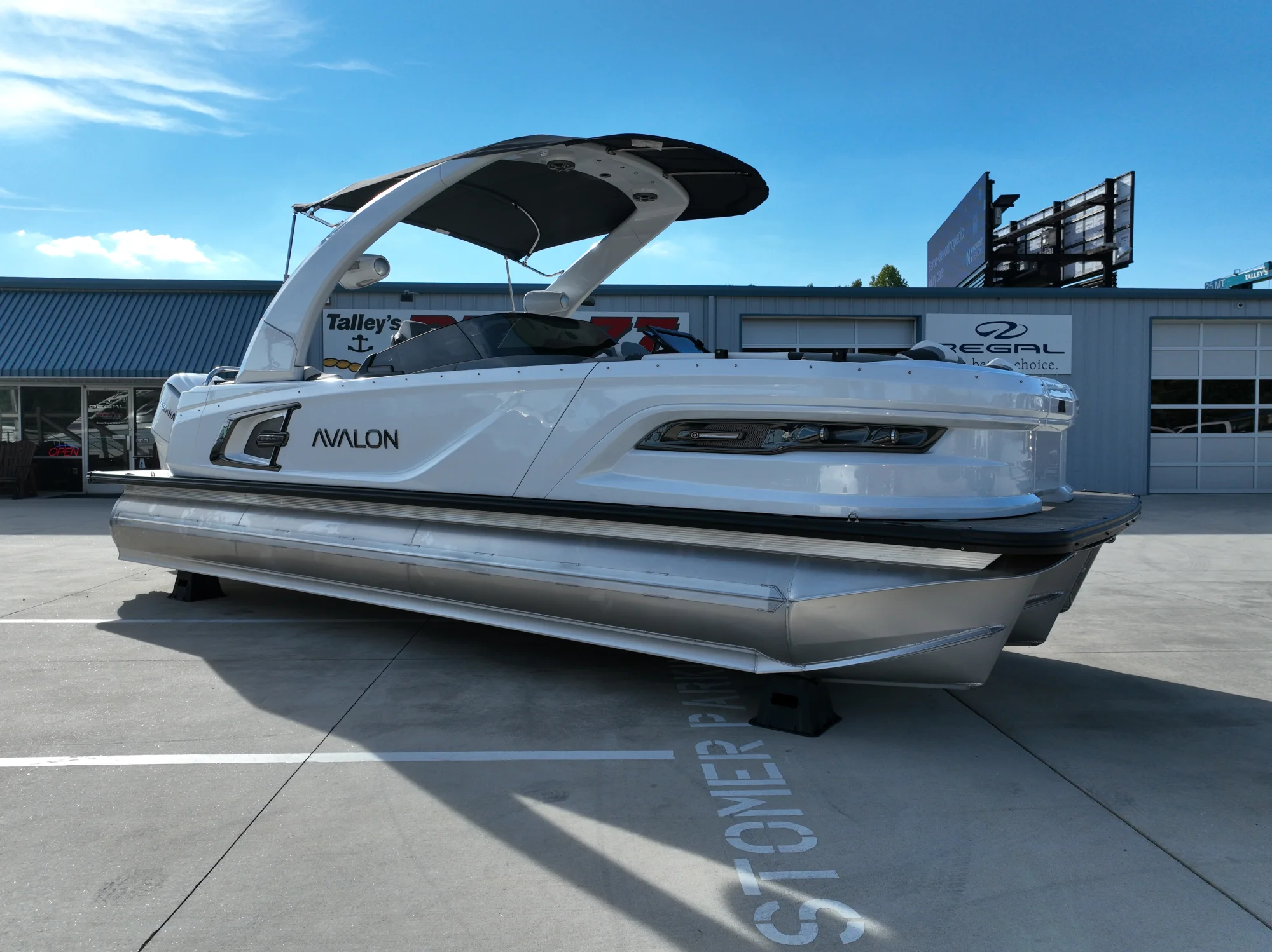 2027 Avalon Excalibur 25 ELW - Image 3
