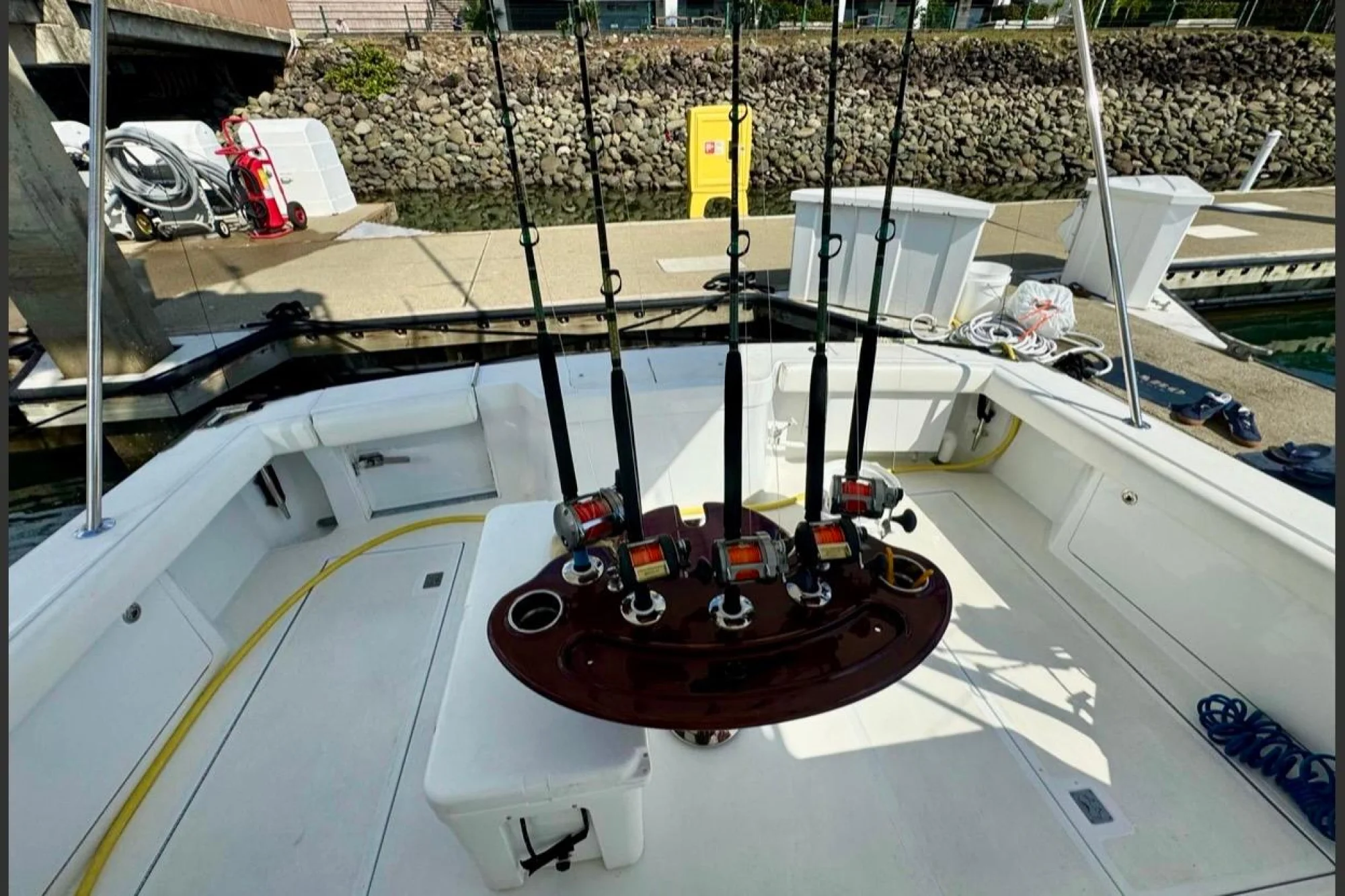 2004 Cabo 40 Express - Image 3