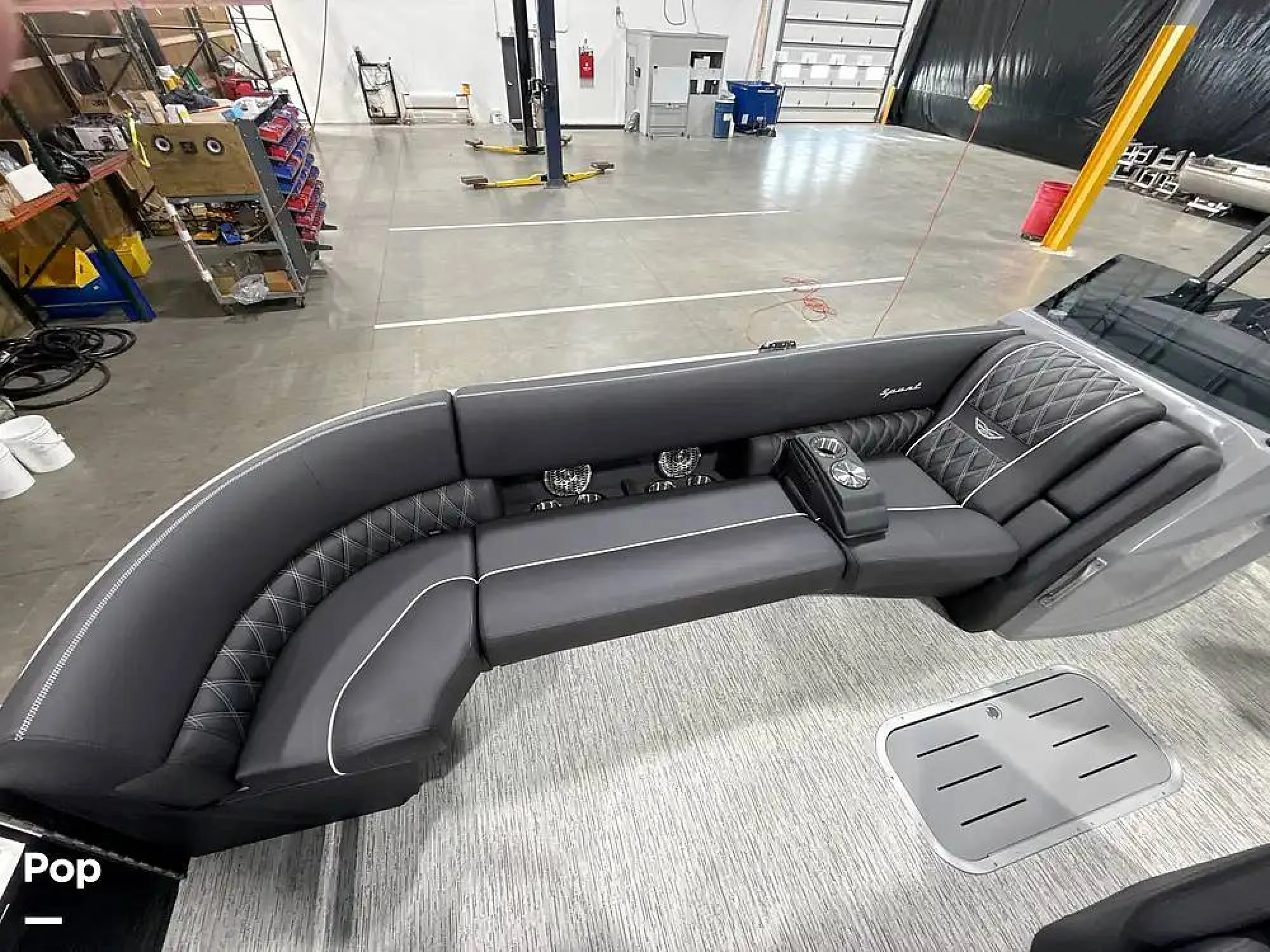 2025 Bennington 25 RXSB - Image 3